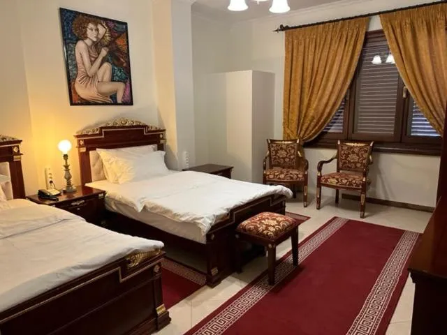 Superior Twin Room in Dinasty Hotel