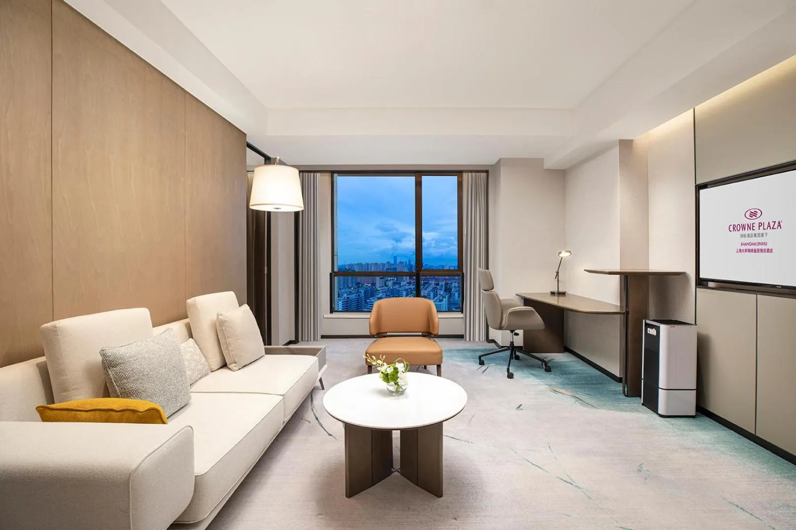 One-Bedroom King Suite with Living and Study Area in Crowne Plaza Shanghai Jinxiu by IHG