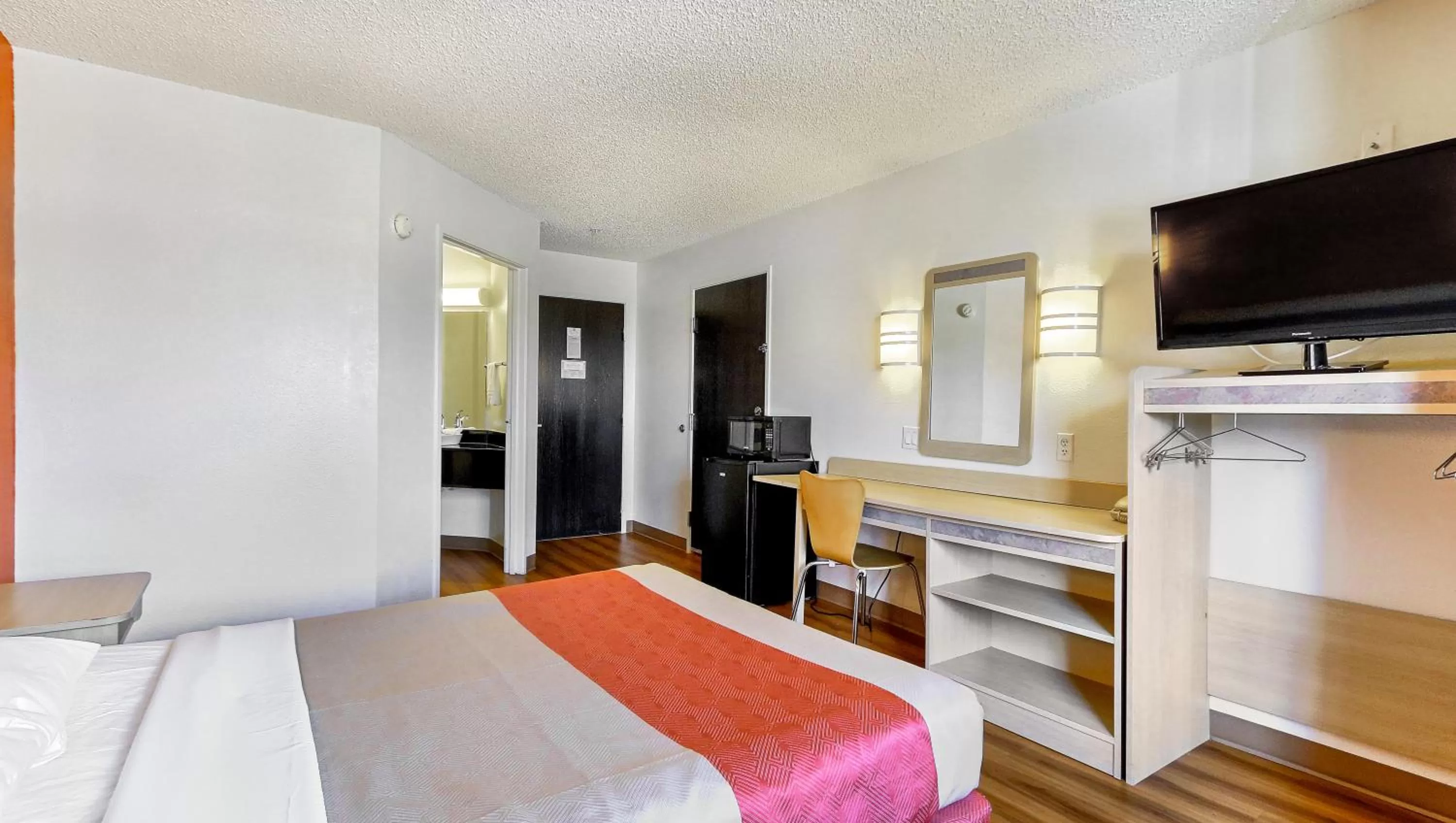 Double Room - single occupancy - Non-Smoking  in Motel 6-Killeen, TX