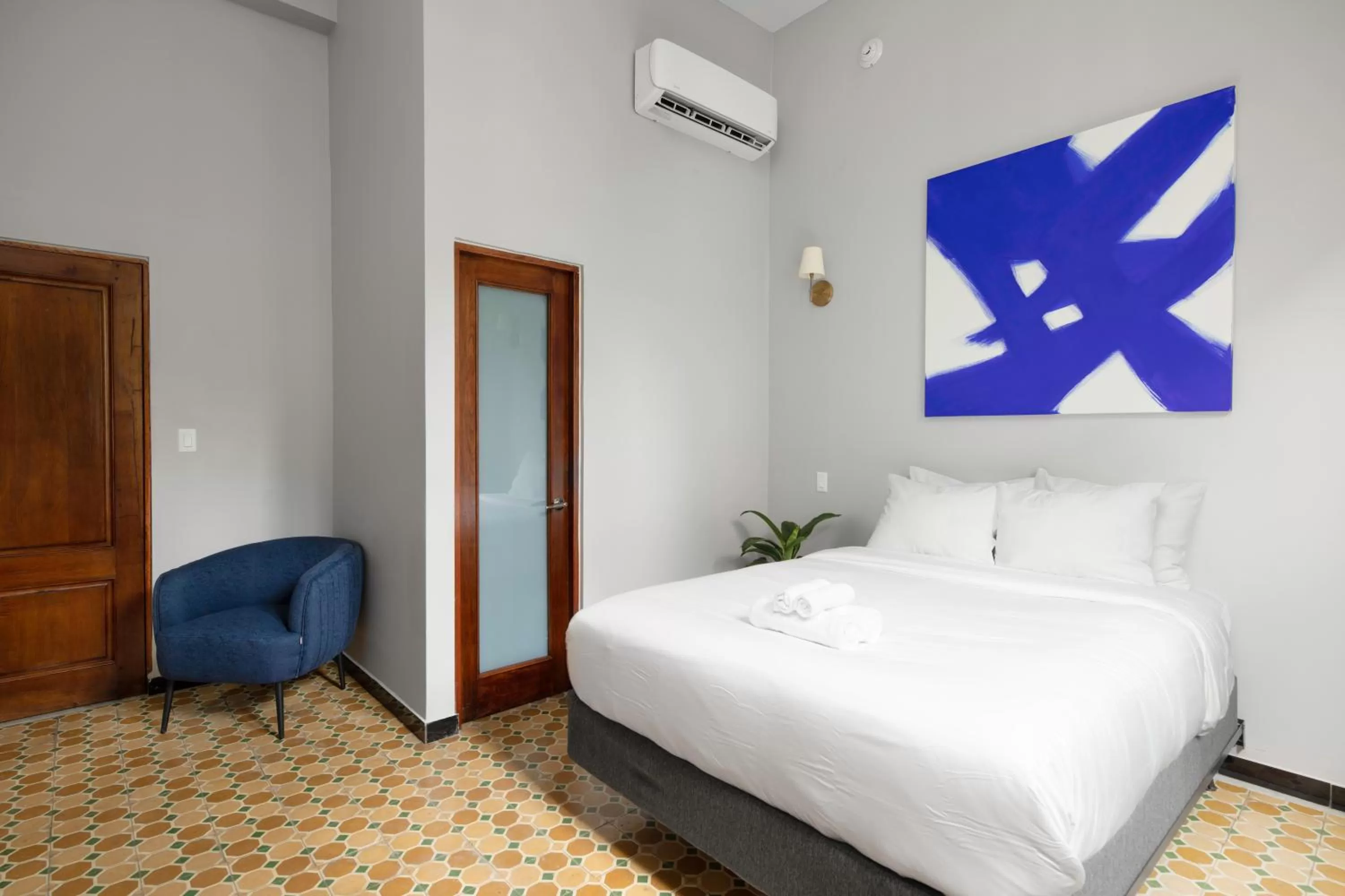 Queen Room in EL Colonial Open Bar Adults Only