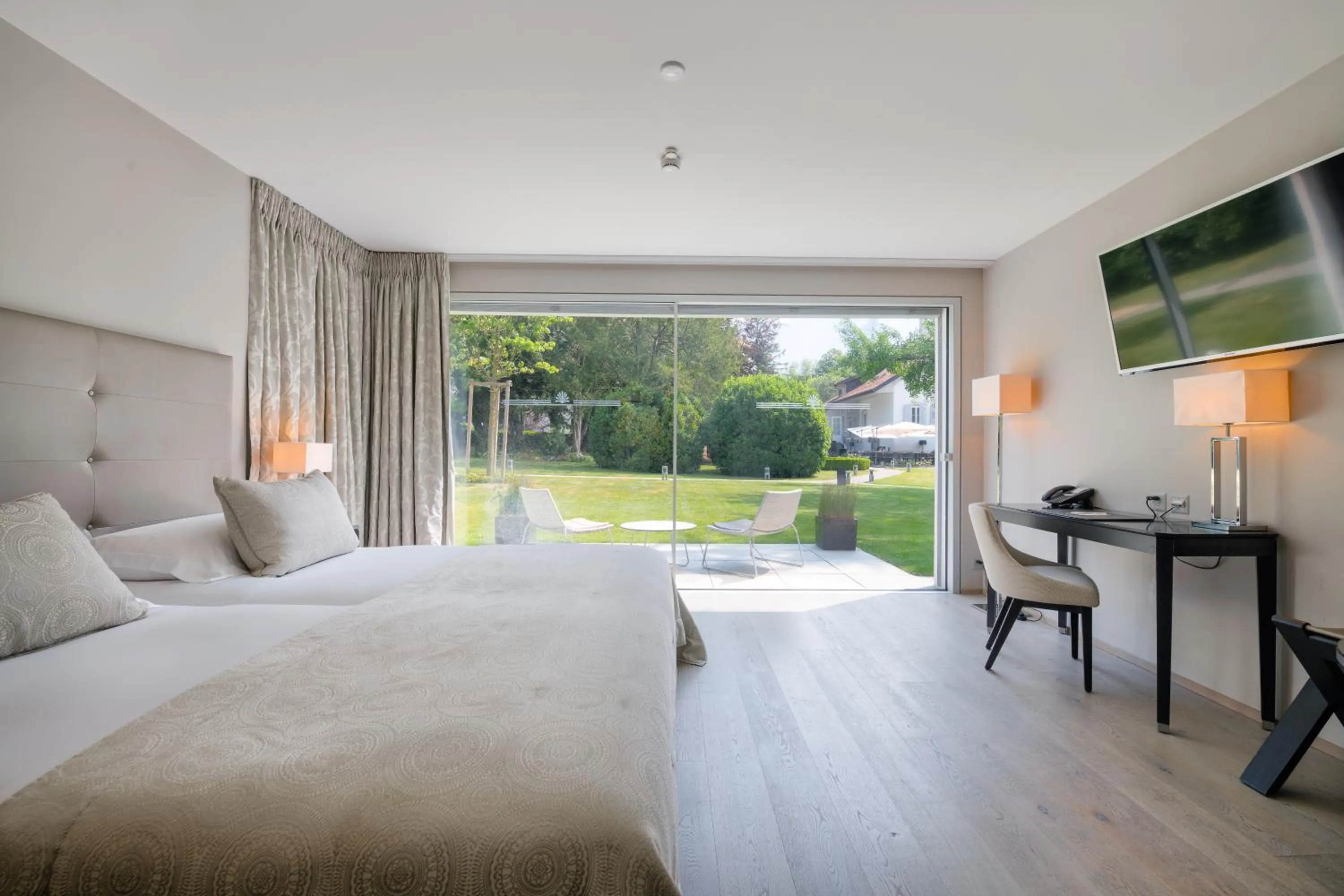 Deluxe Double Room in Hostellerie Le Petit Manoir