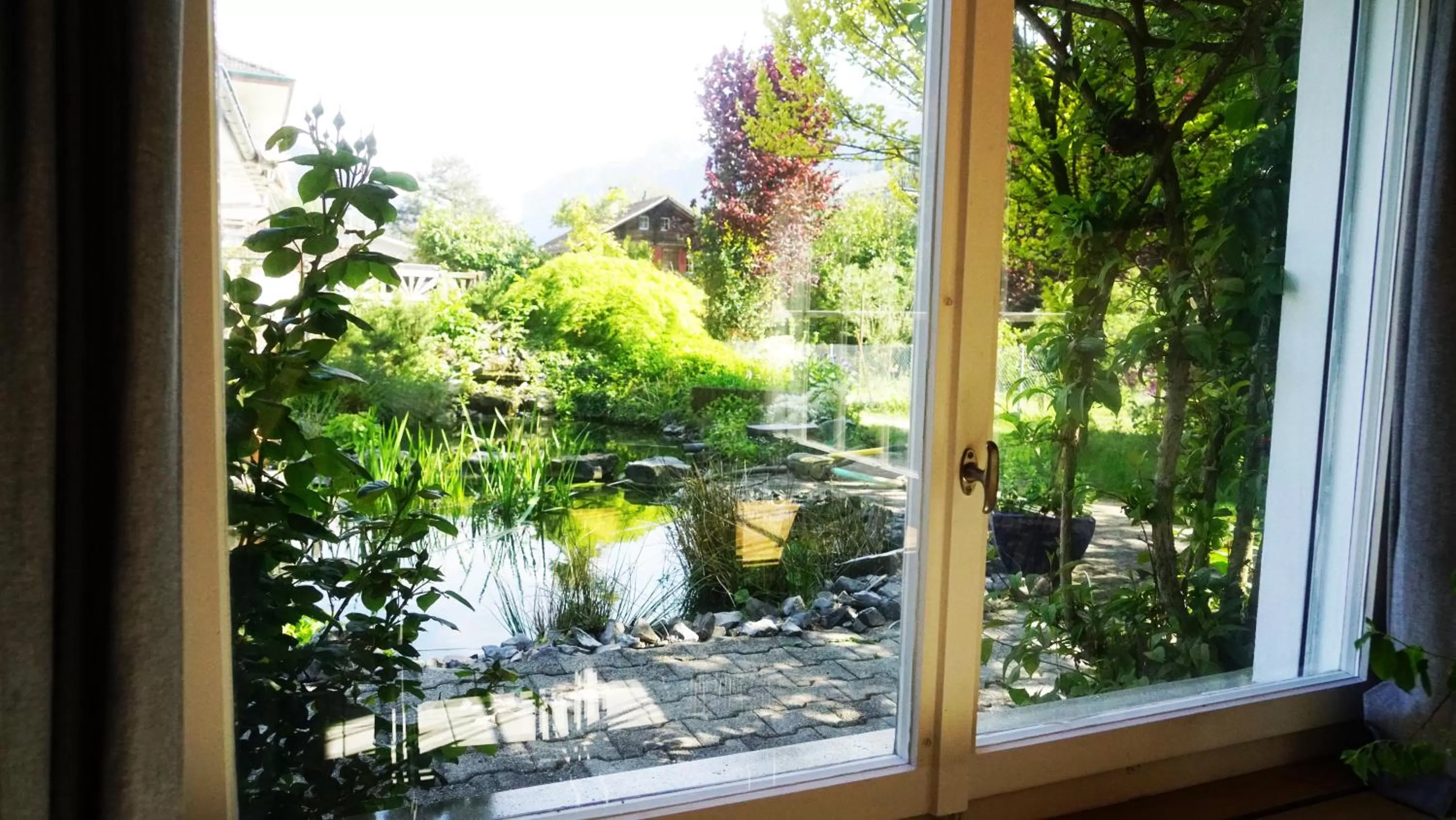 Large Family Room (2 Bedrooms) in Adventure Guesthouse Interlaken