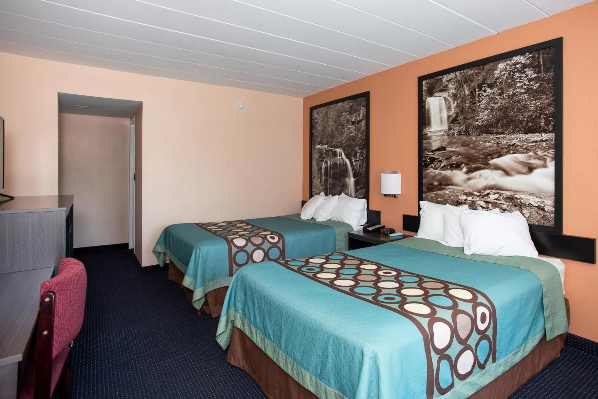 Deluxe Double Room with Two Double Beds - Non-Smoking in Super 8 by Wyndham Black Mountain