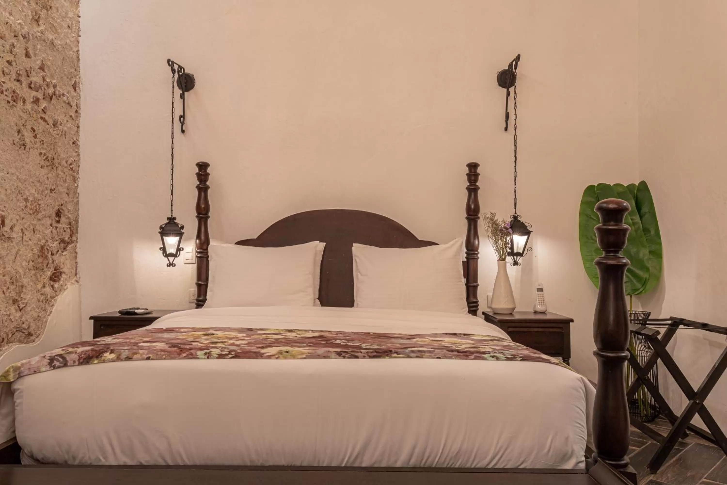 Queen Room in Soy Local Insignia