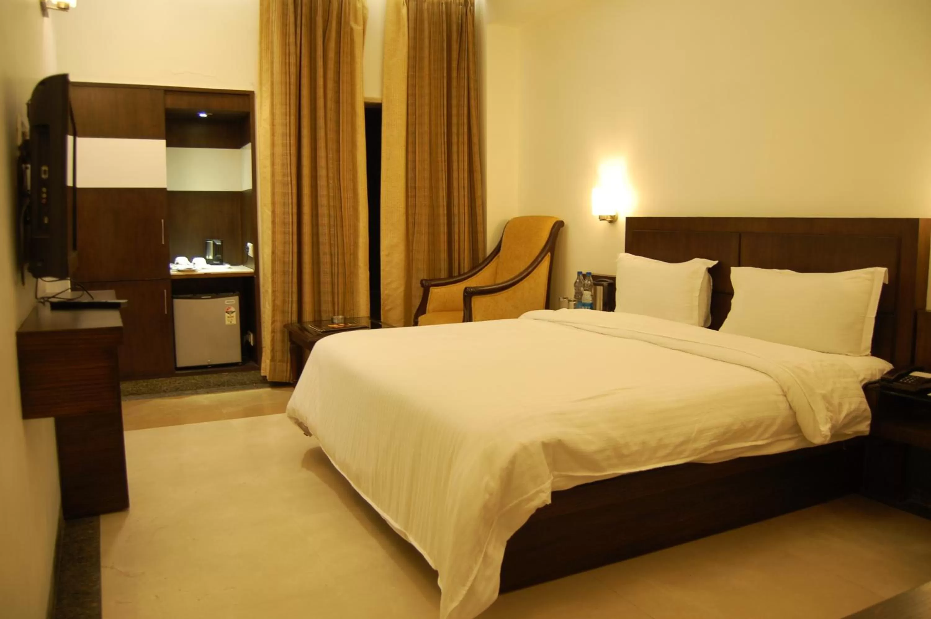 Executive Double with 10% discount on food & beverages in Hotel Taj Resorts