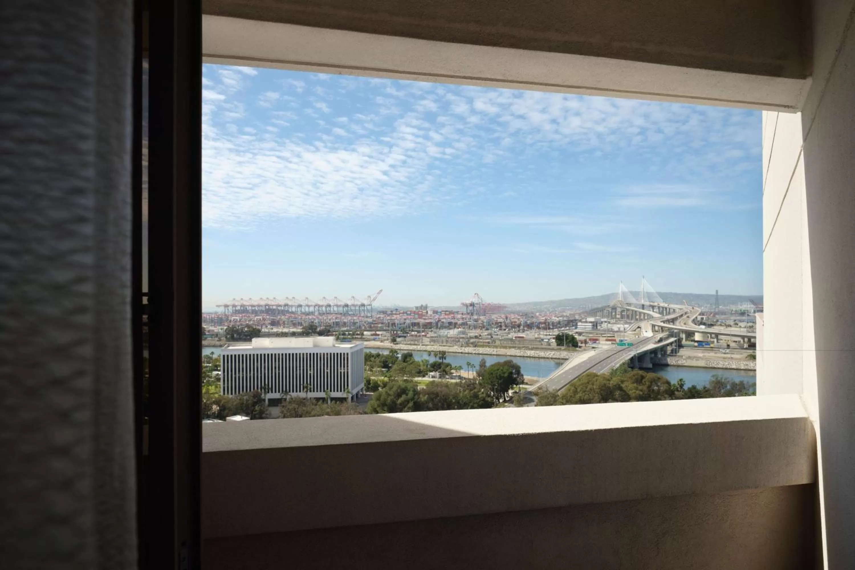 Queen Room with Two Queen Beds and Balcony in Hilton Long Beach Hotel