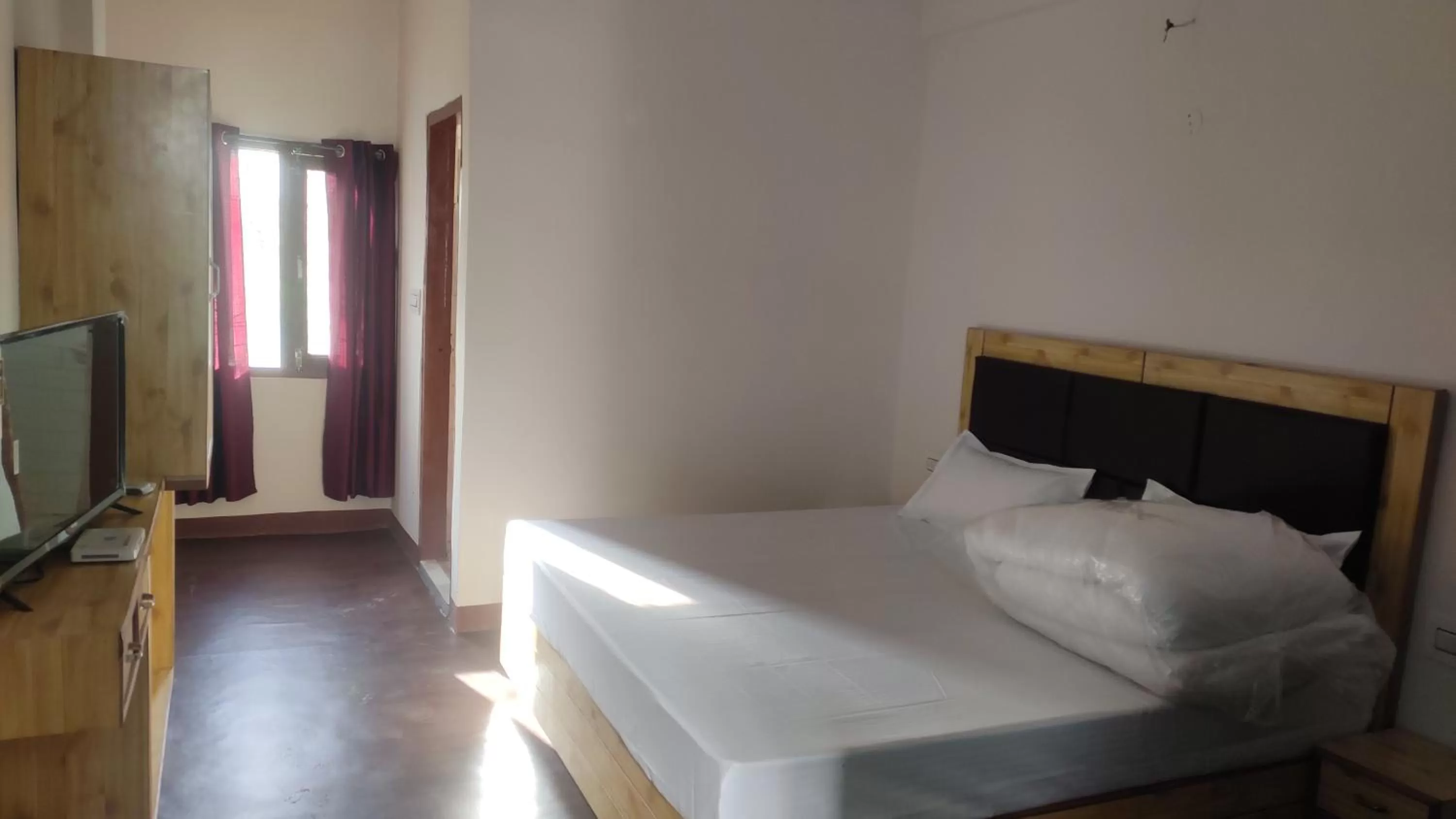 Deluxe Room in The Prasher Lodge Mall Road Manali