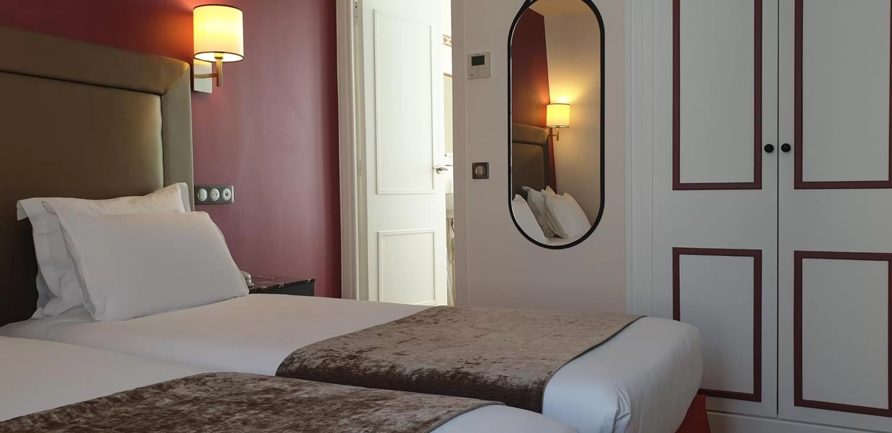 Superior Twin Room in Acacias Etoile