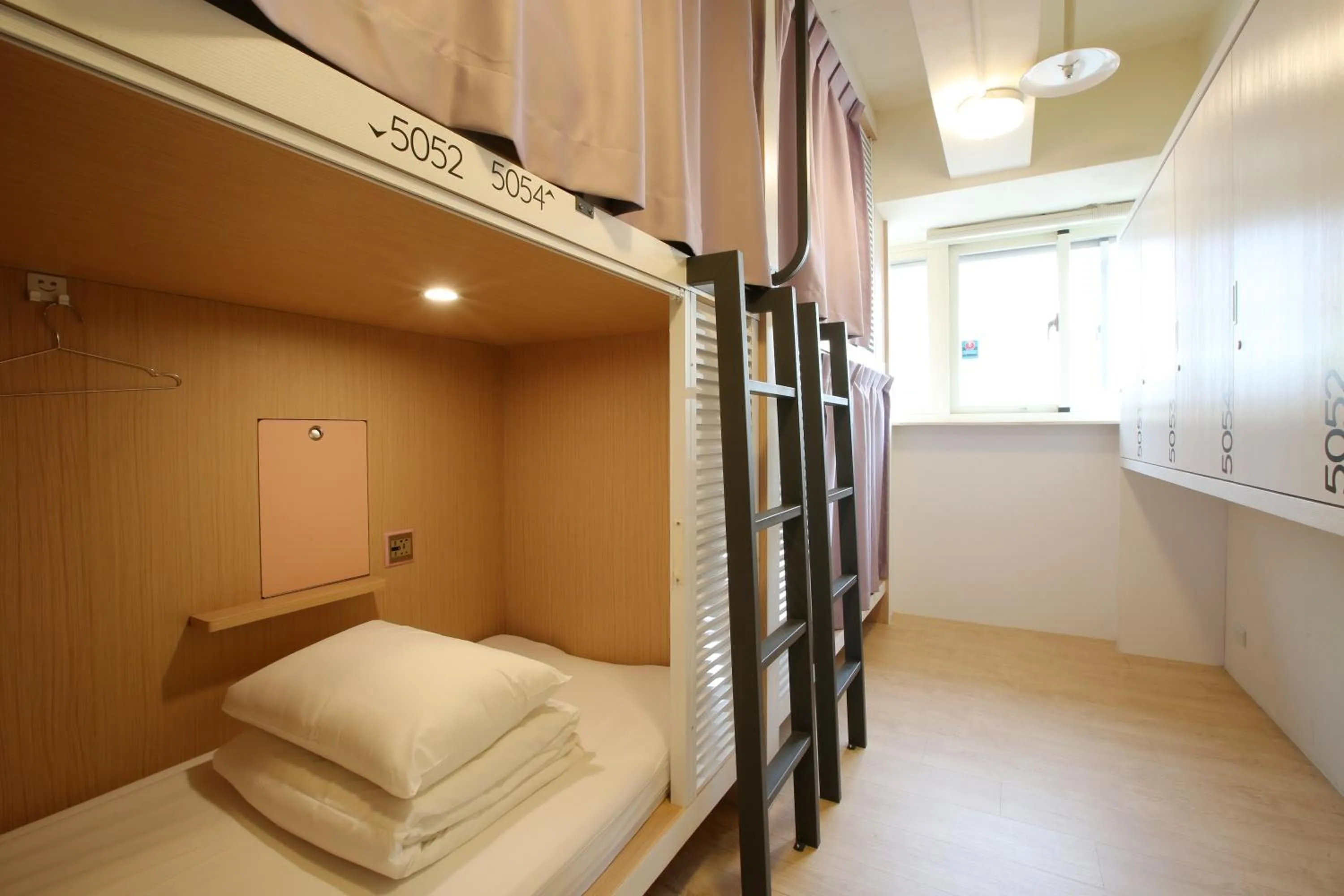 Bunk Bed in 4-Bed Female Dormitory Room in Loosha Hostel