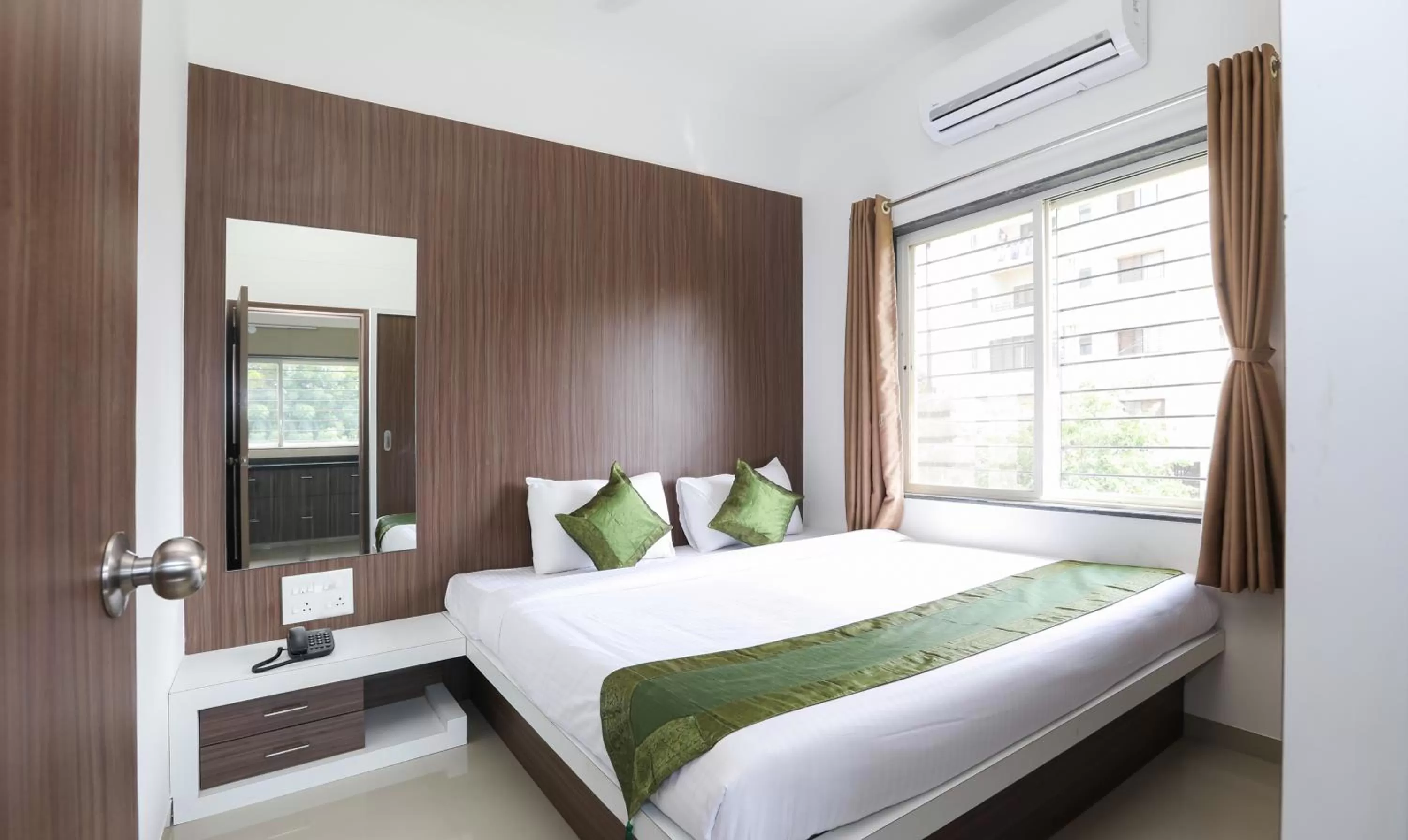 Superior Room - single occupancy in Treebo Sapphire Studio