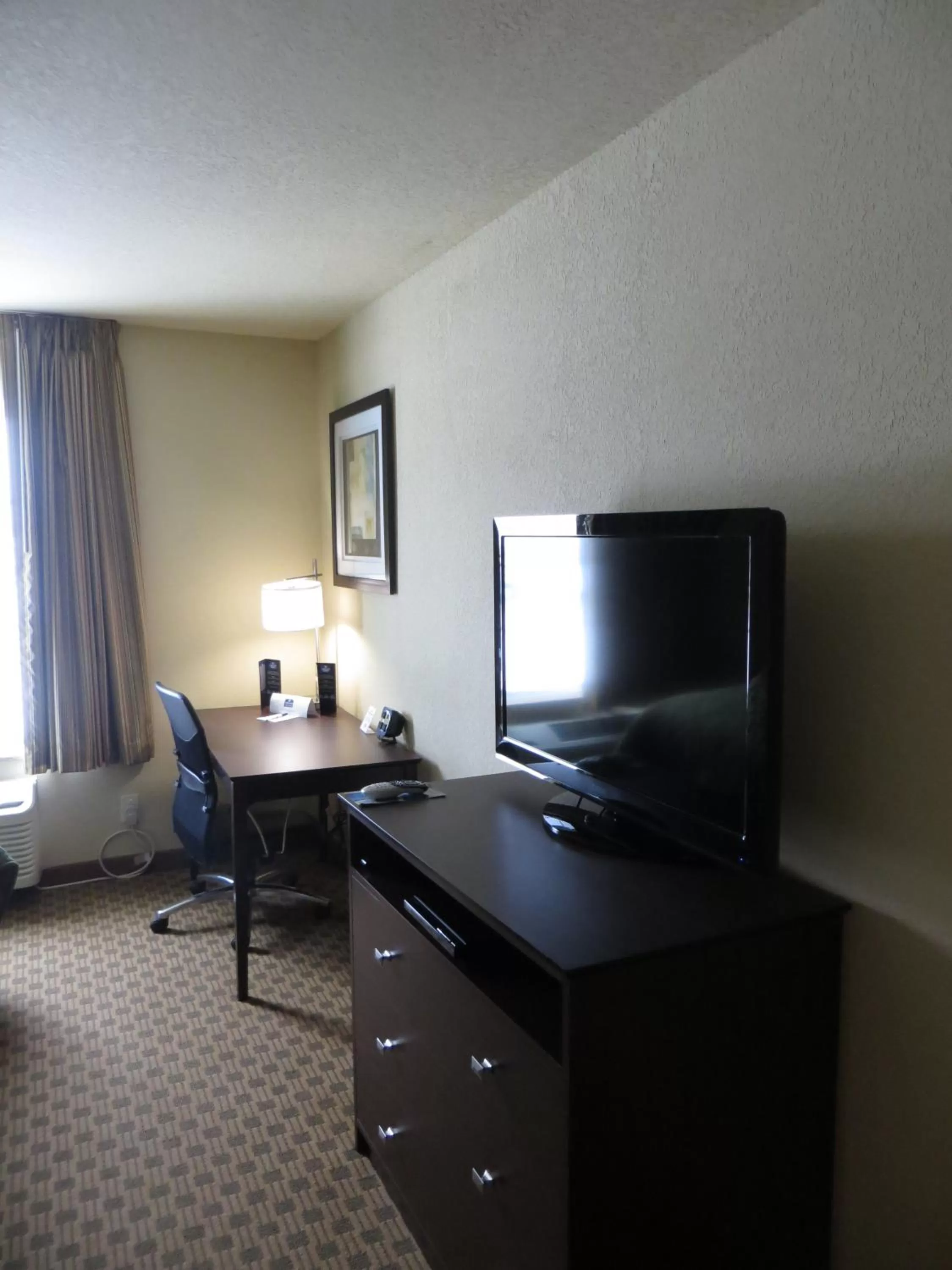 King Room in Cobblestone Inn & Suites - Harper