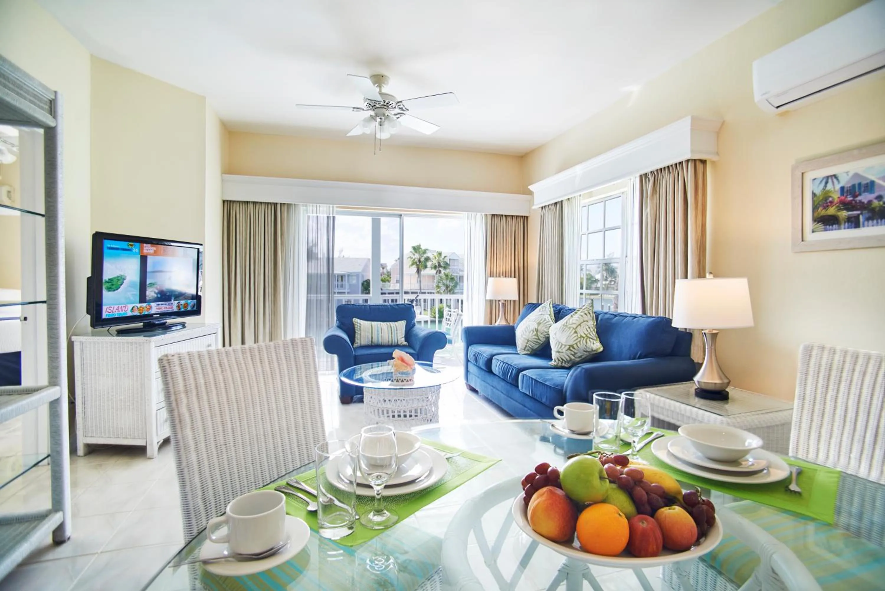 One-Bedroom Deluxe Suite in Sandyport Beach Resort