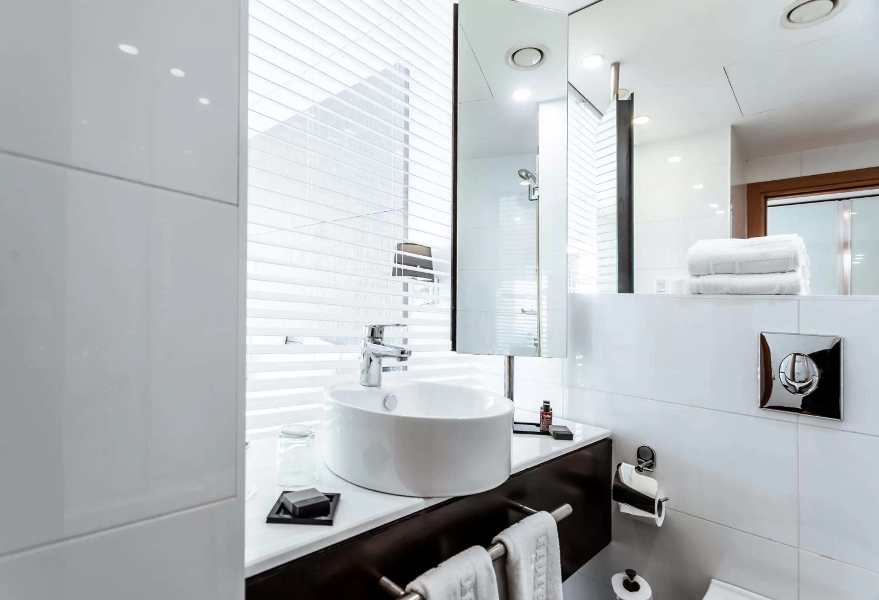 Deluxe Double or Twin Room with Ocean View in Benjamin Business Hotel