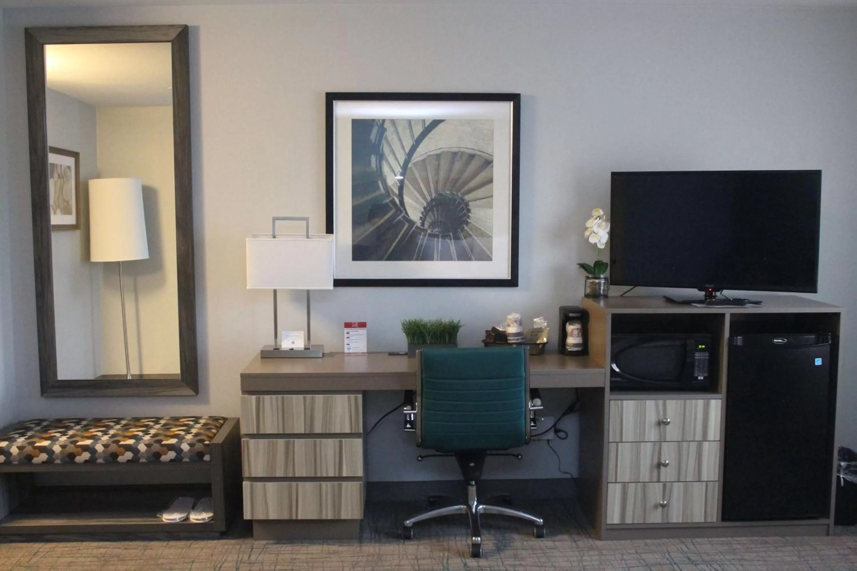 Double Room with Bath Tub - Disability Access in Best Western Toledo South Maumee