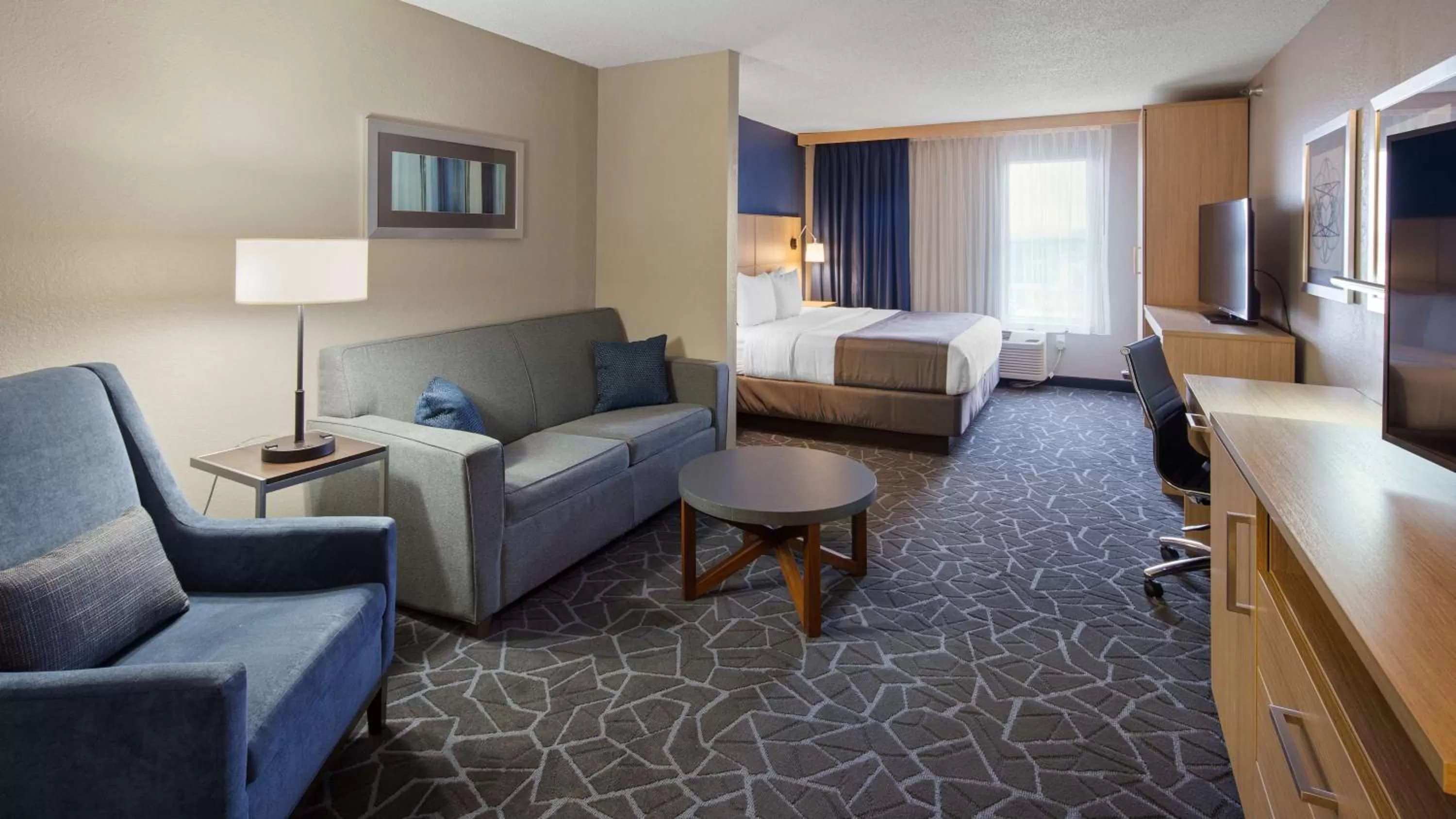 King Suite in Best Western Eau Claire South