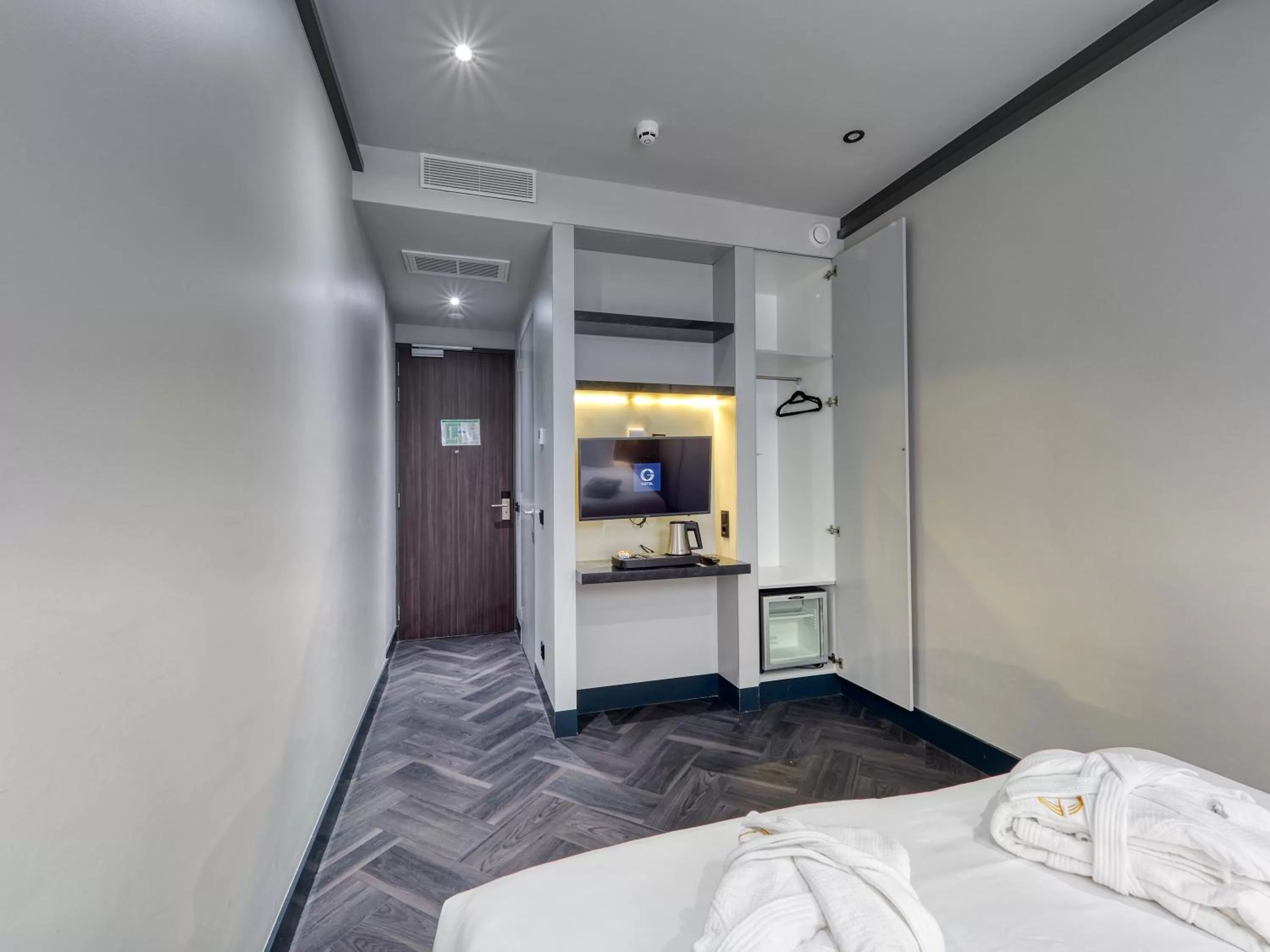 Standard Twin Room Patio View  in G Experience Hotel