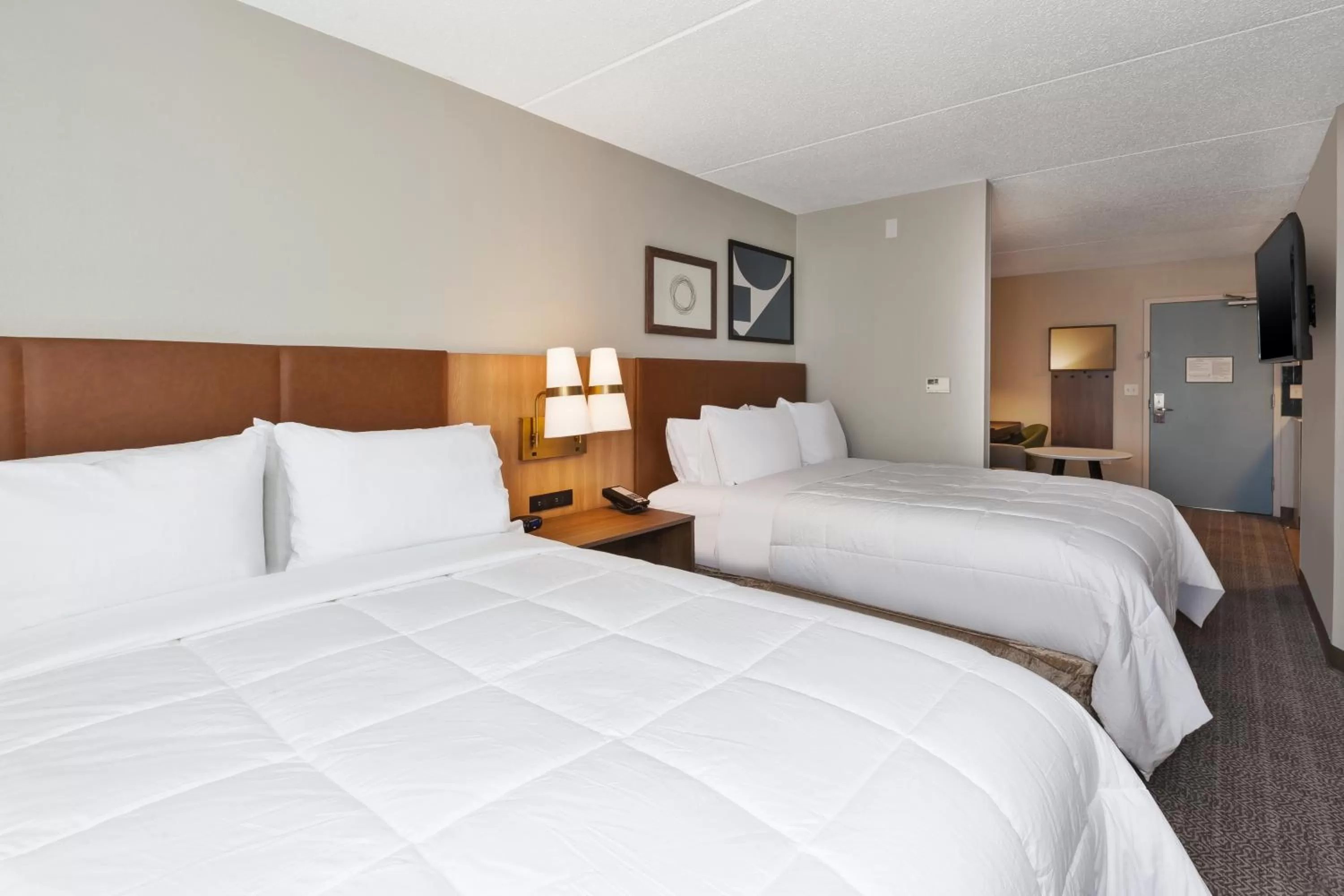 Studio Suite with Two Queen Beds in Staybridge Suites Pittsburgh Airport by IHG