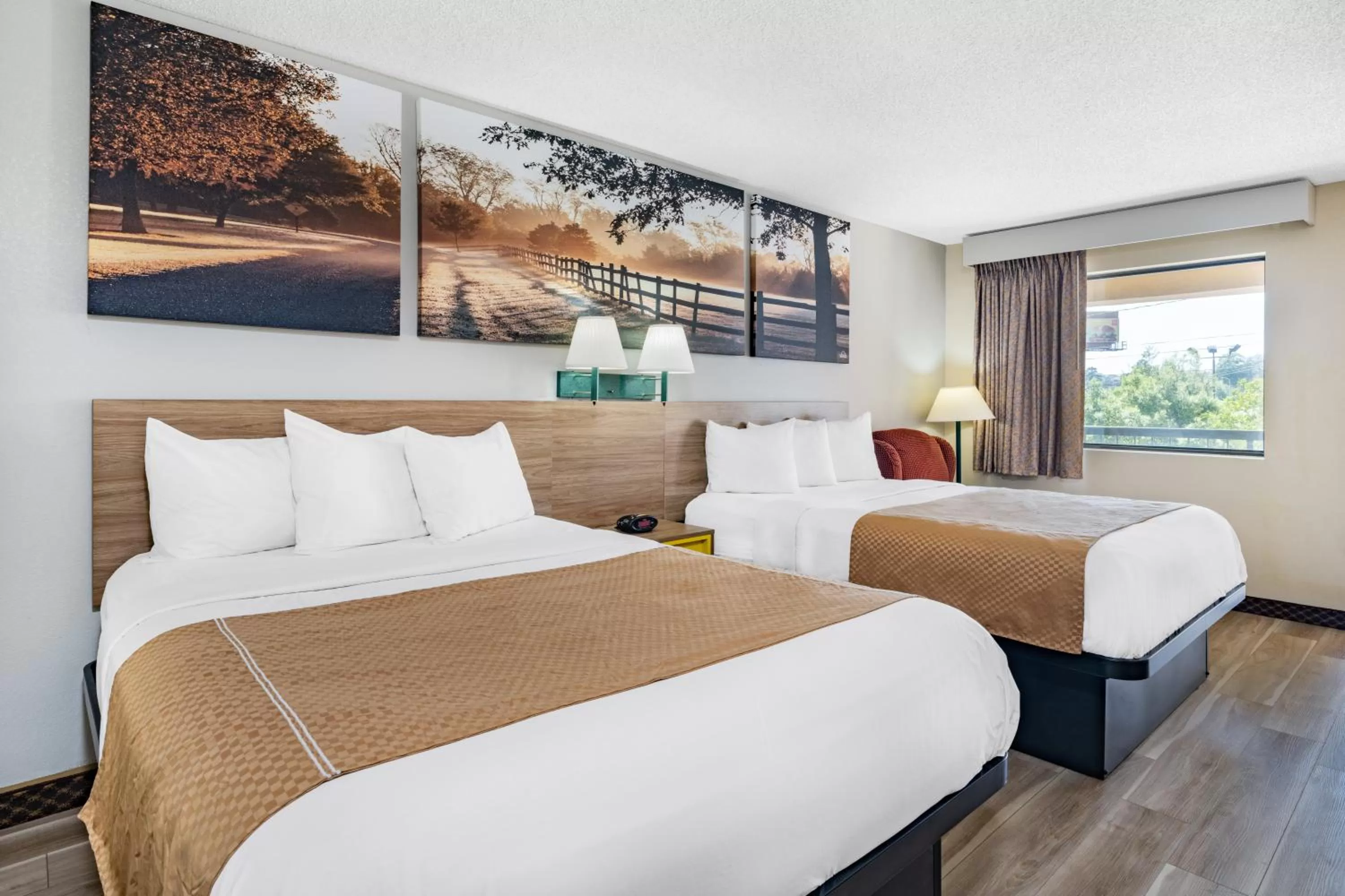 Queen Room with Two Queen Beds in Days Inn by Wyndham Macon I-475