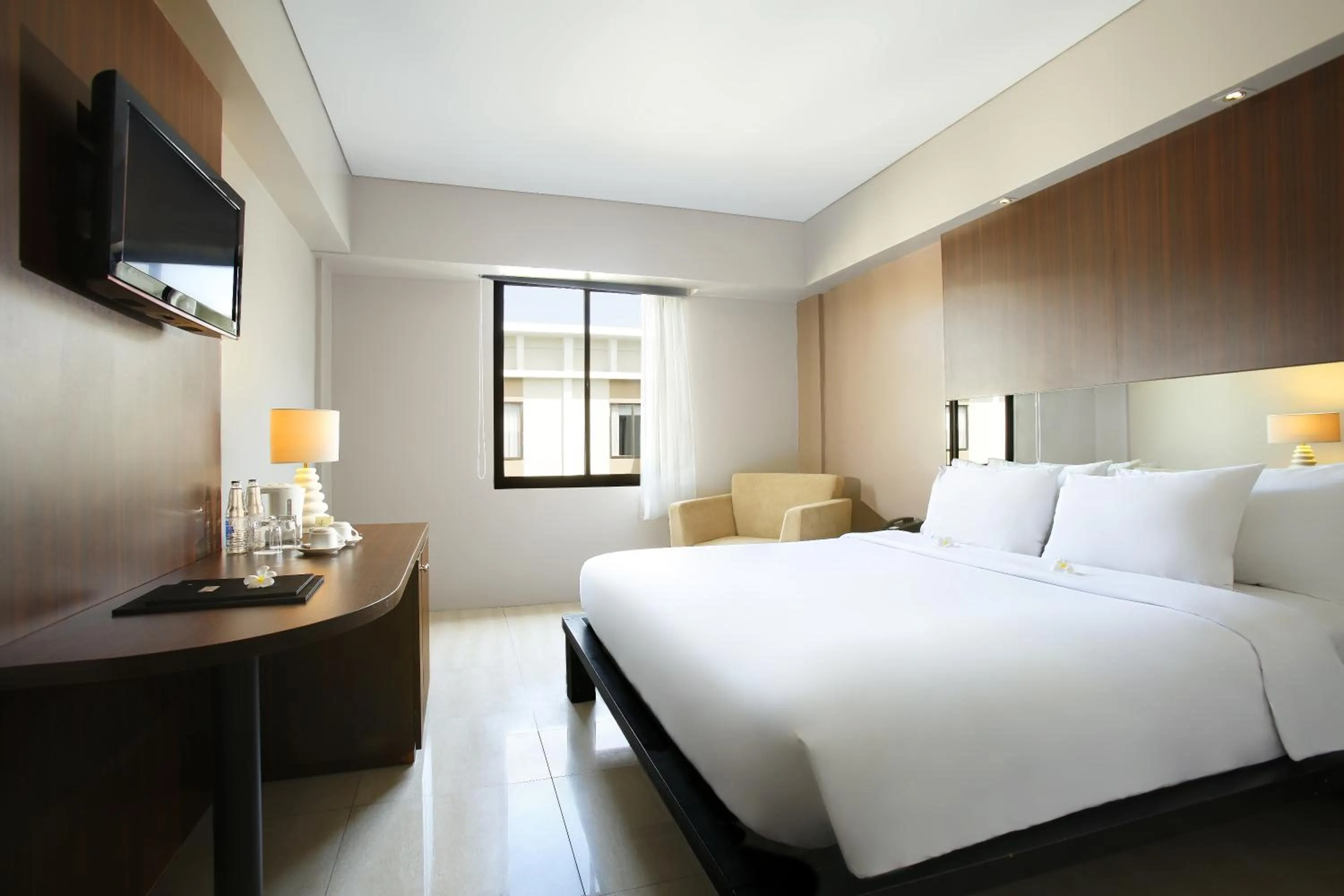 Deluxe King Room in Hotel Santika Kuta