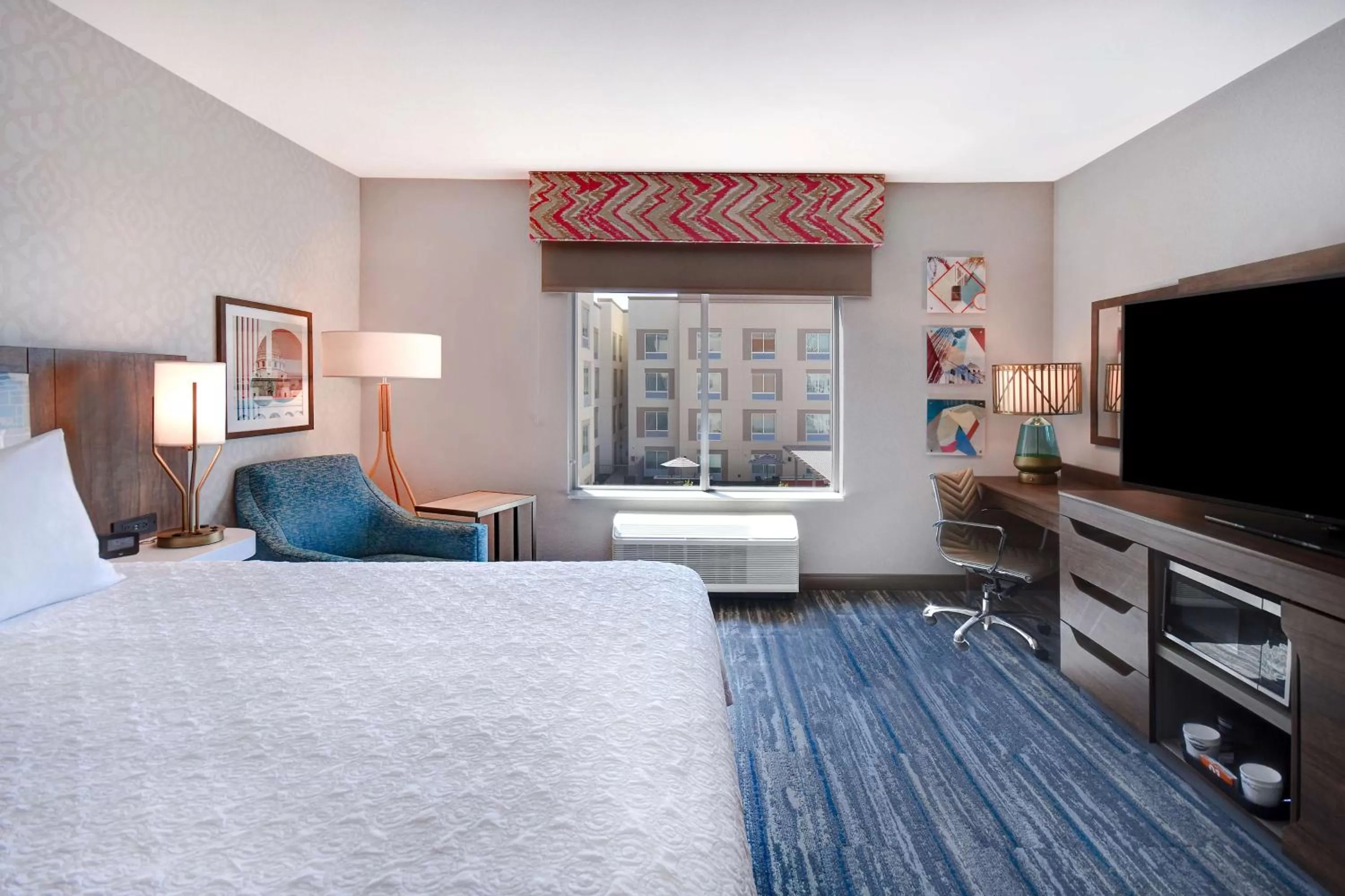 King Room with Courtyard View in Hampton Inn Tucson Downtown, Az