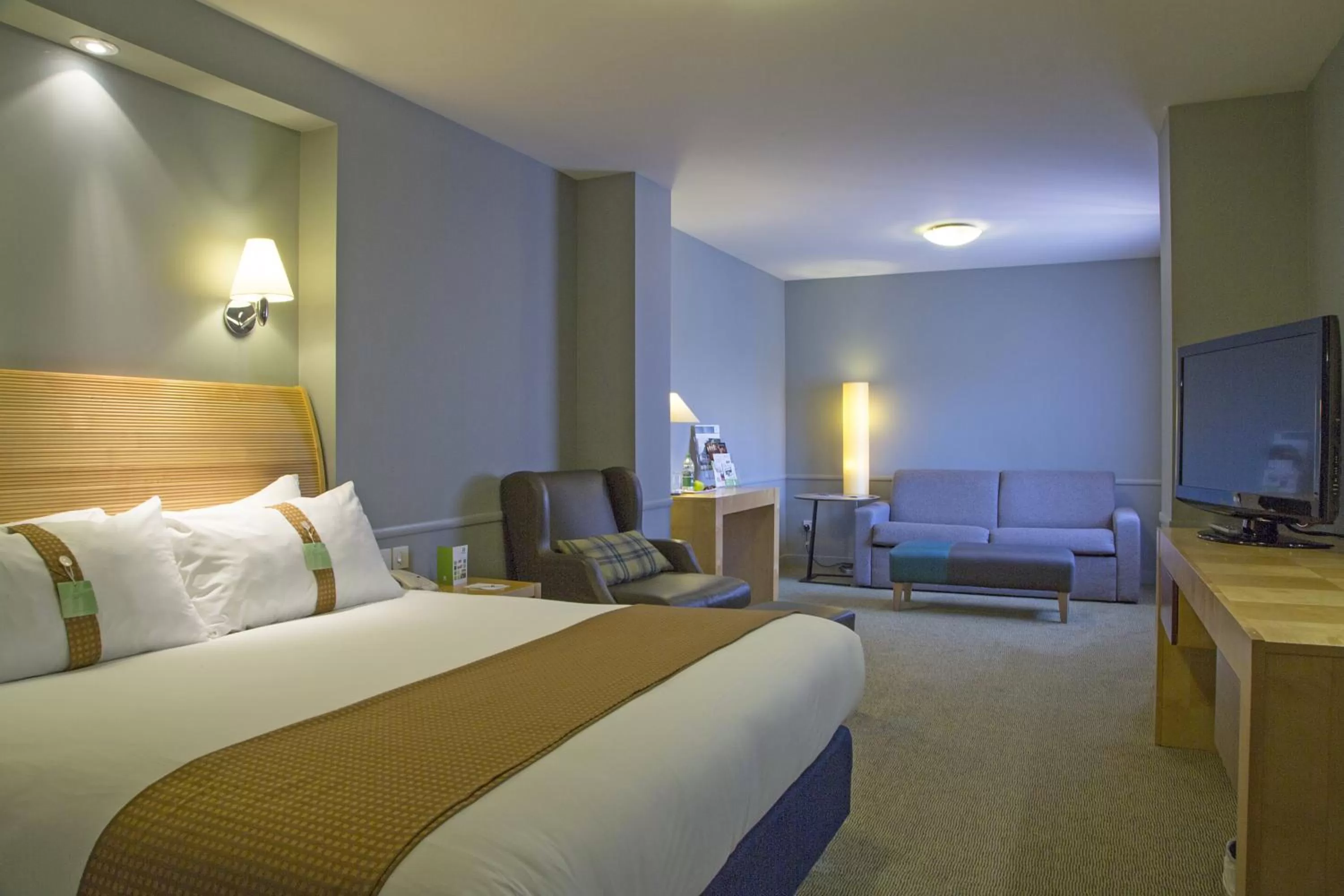 One-Bedroom Suite in Holiday Inn Guildford by IHG