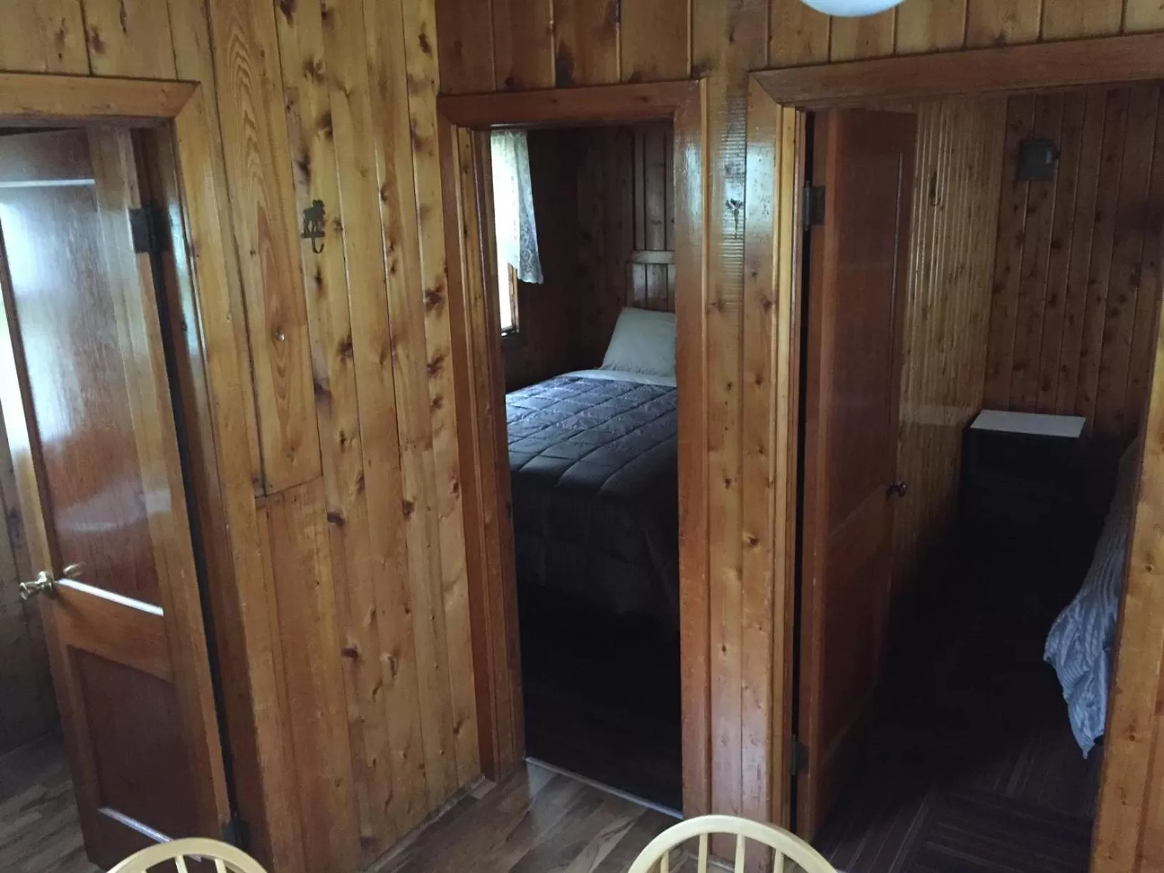 Cabin, 2 Queen Beds, Kitchenette in adoba® hotel Naubinway