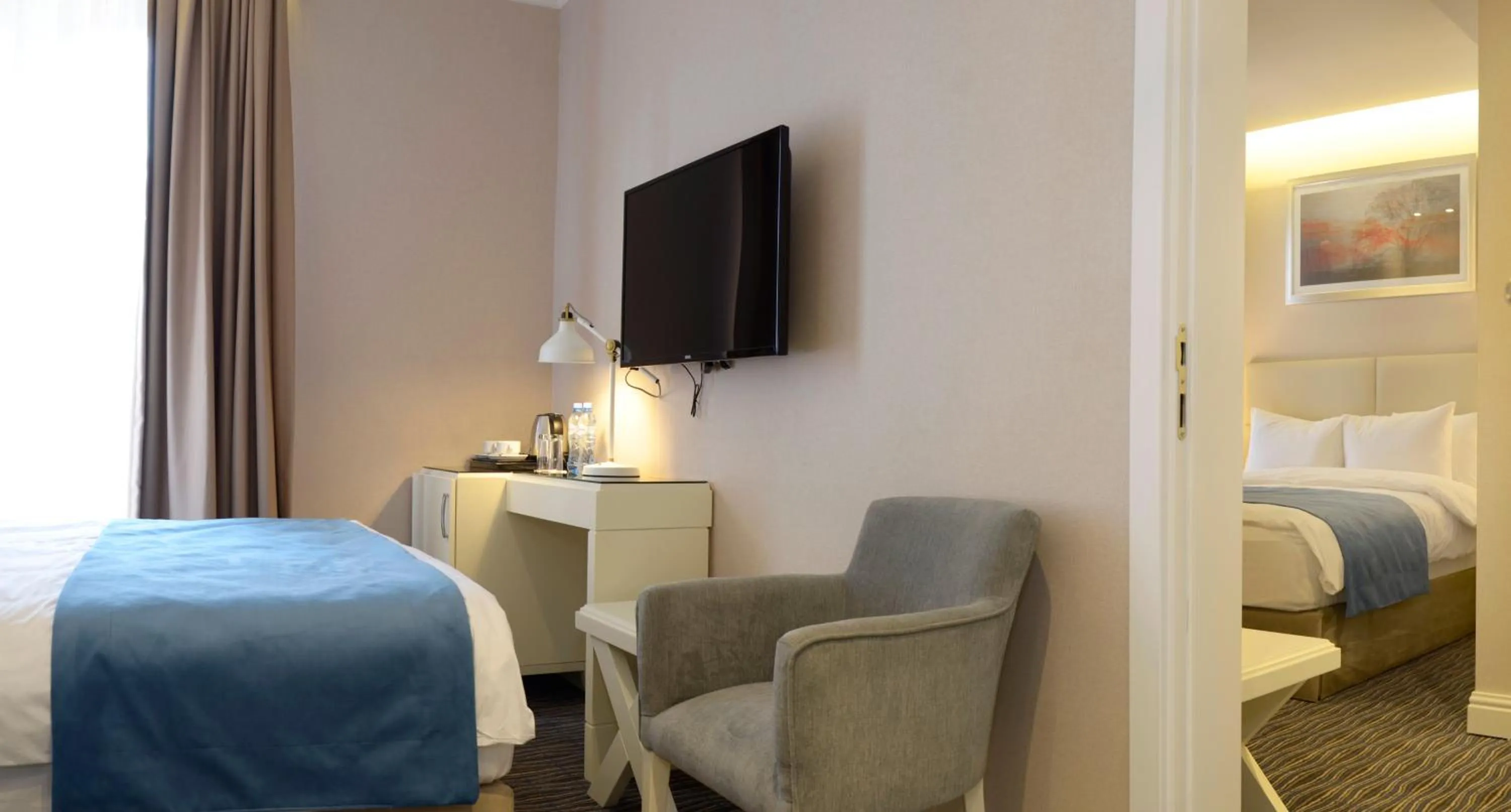 Family Room in City Avenue Hotel