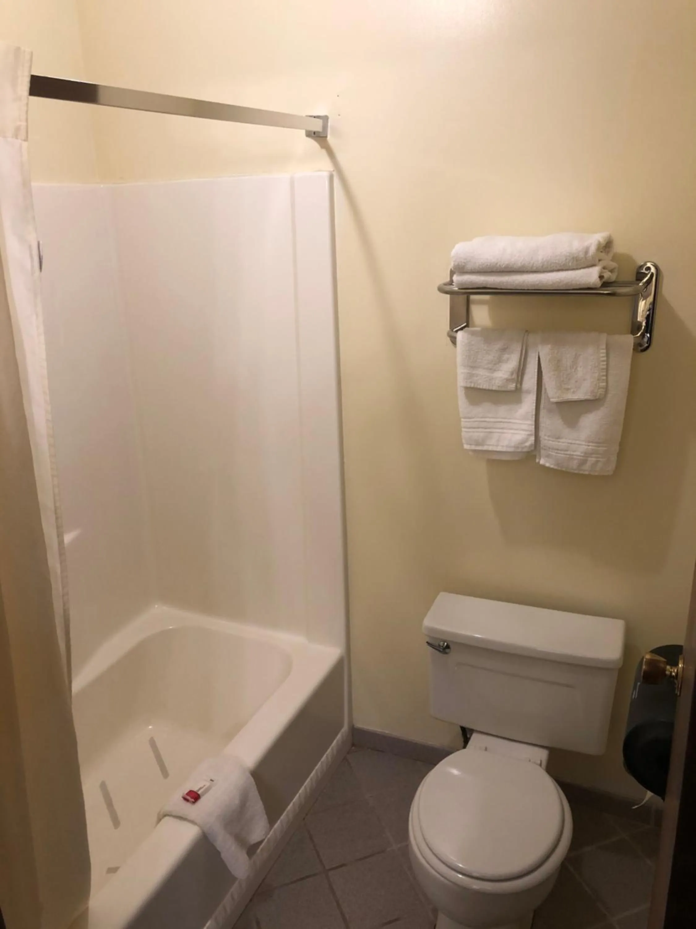 Deluxe King Studio Suite - Non-Smoking in Super 8 by Wyndham Plover Stevens Point Area
