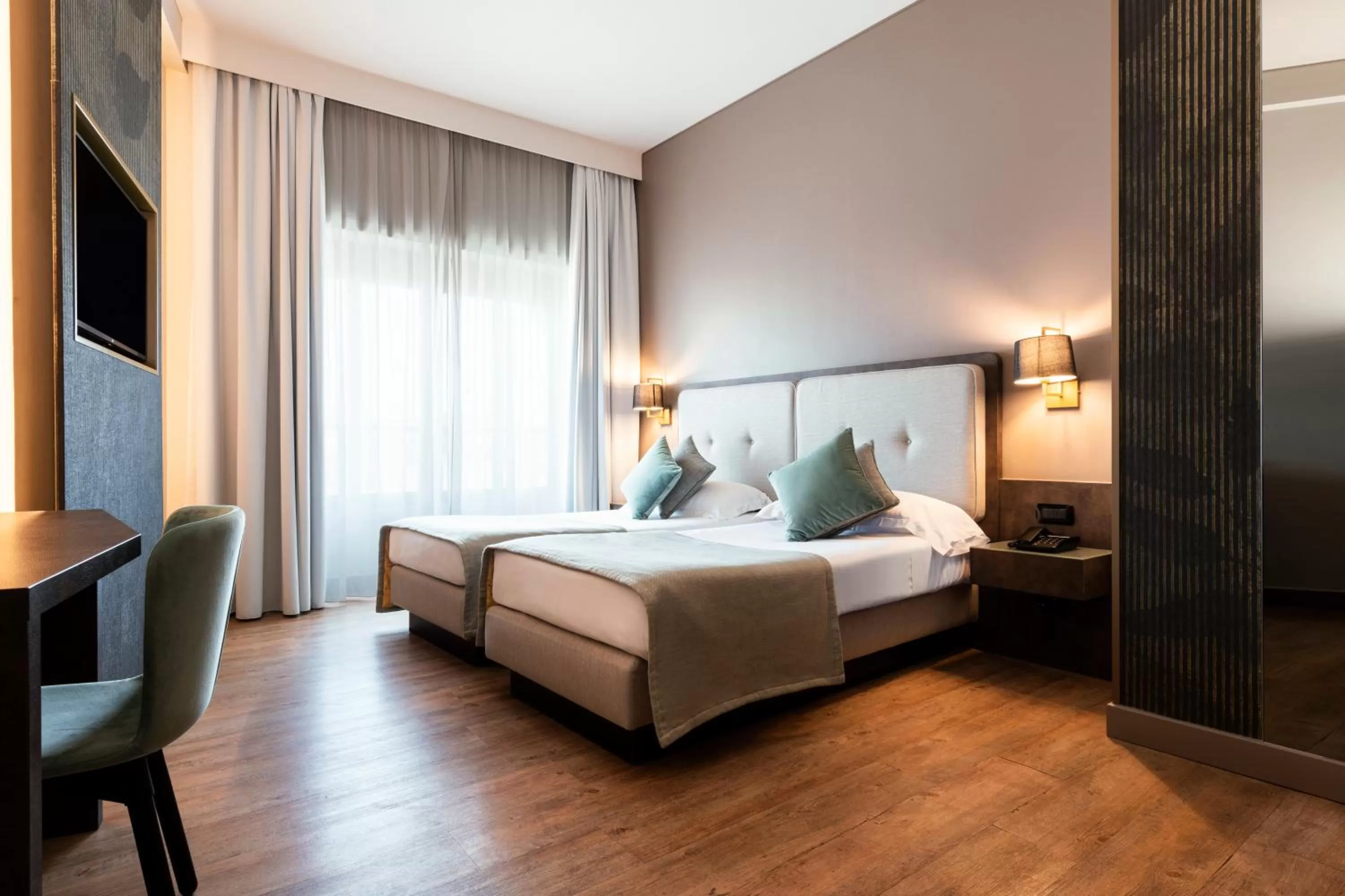 Double or Twin Room in Mokinba Hotels King