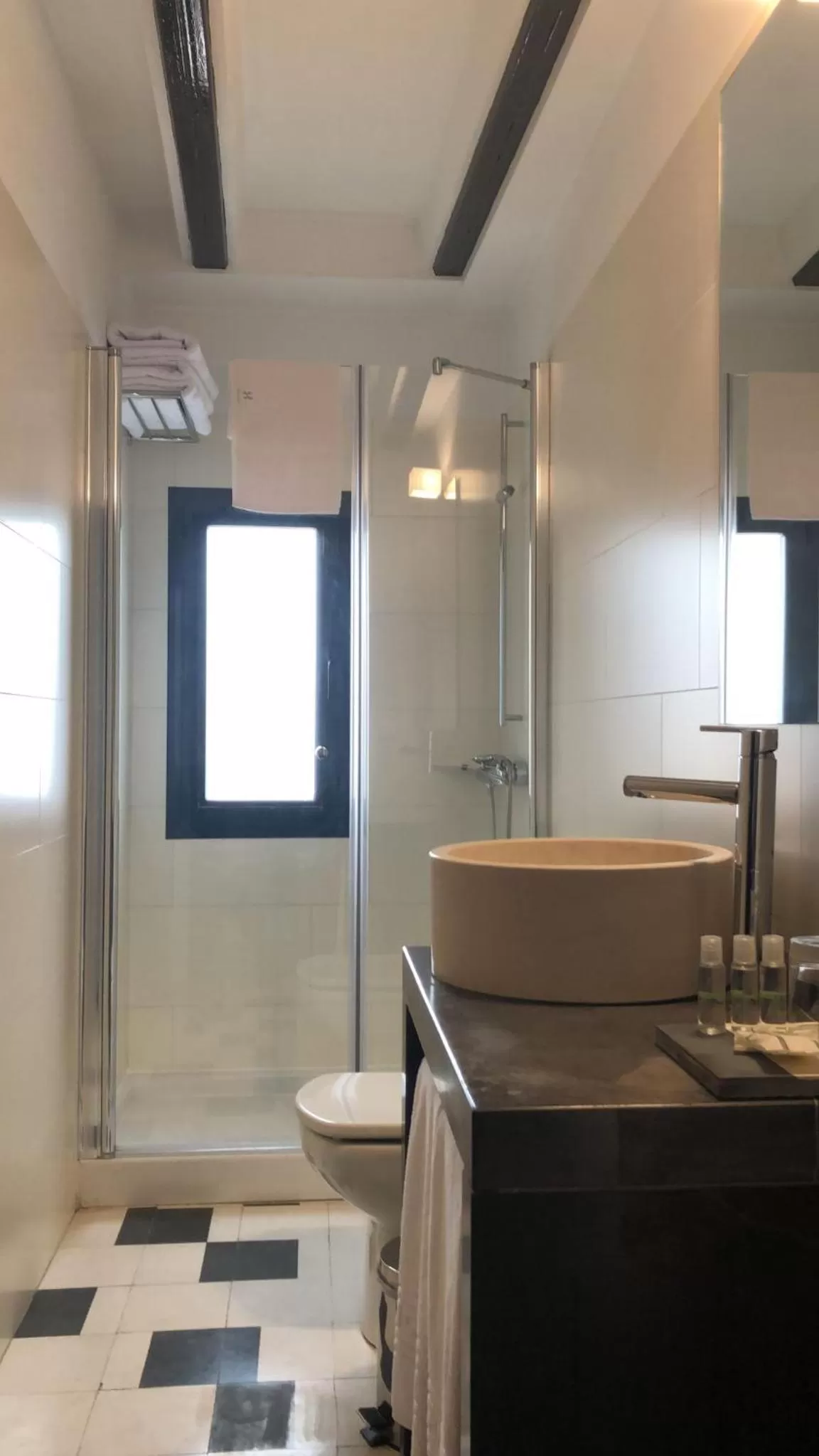 Twin Room with Extra Bed in YIT El Postigo