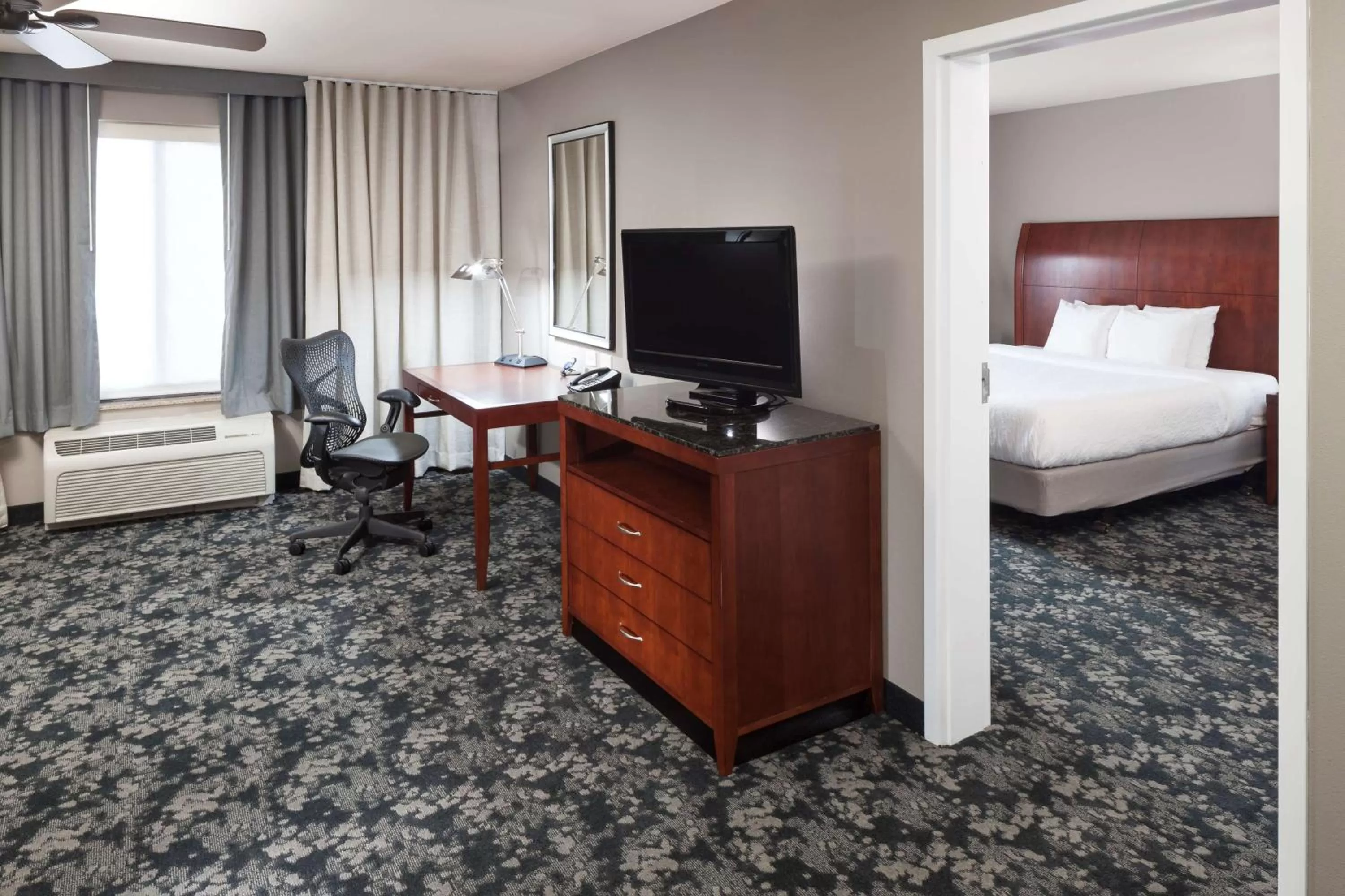 King Suite with Whirpool - Mobility and Hearing Access in Hilton Garden Inn Austin North