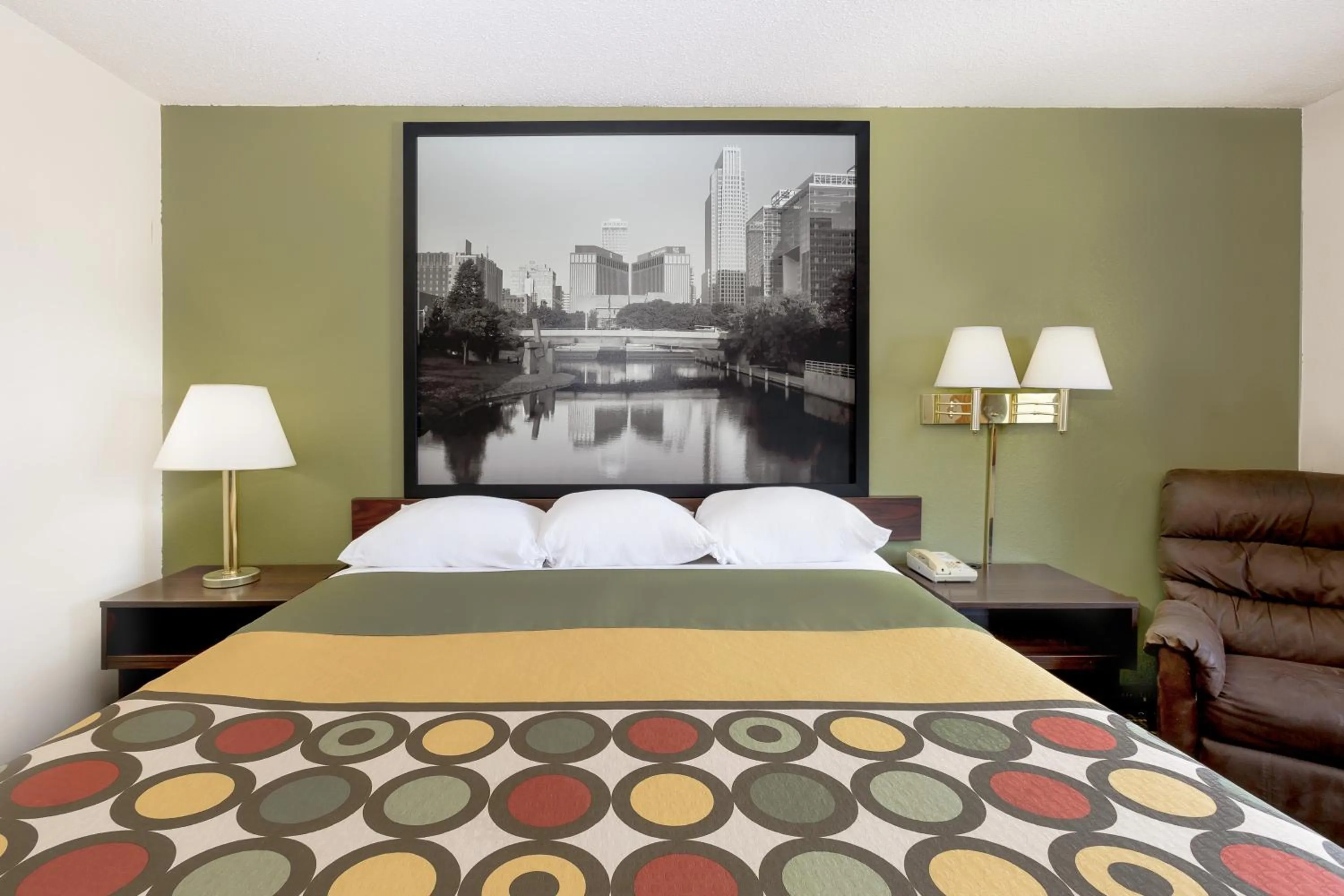 King Room -Smoking in Super 8 by Wyndham Norfolk