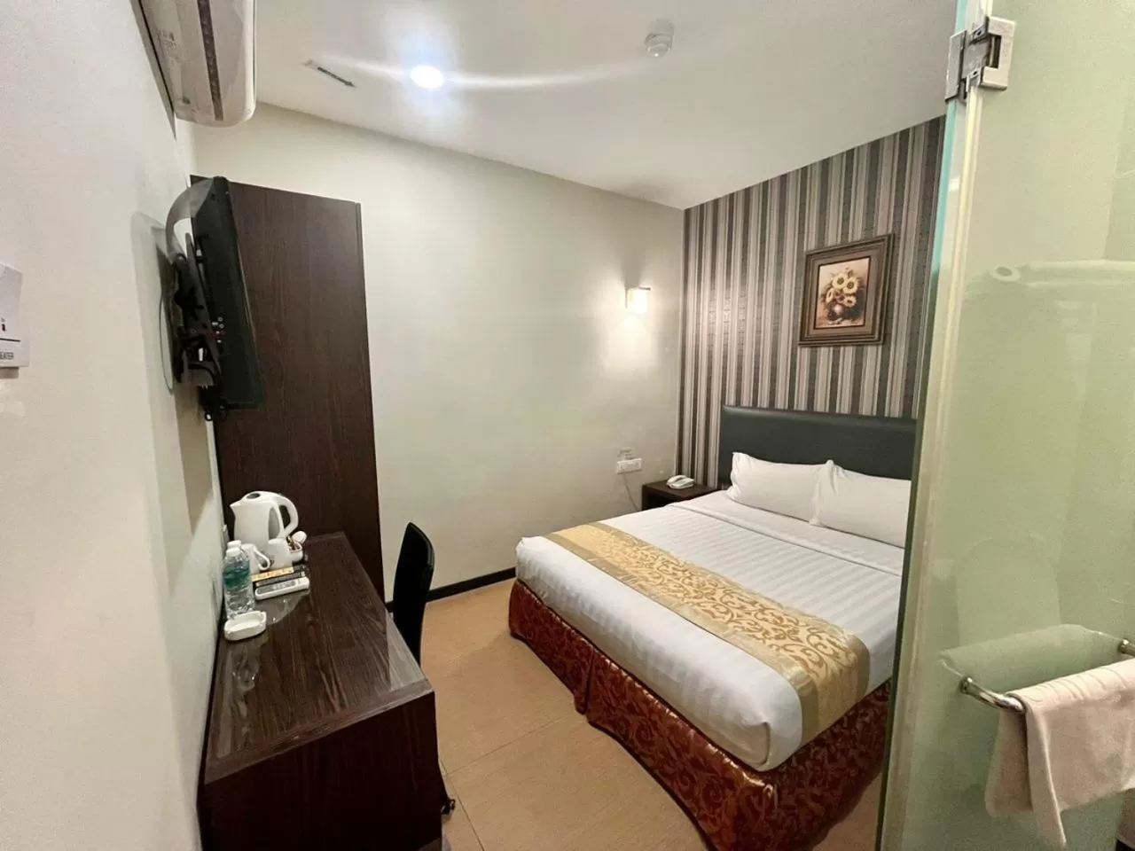 Superior Queen Room in Eight Days Boutique Hotel - Impian Emas