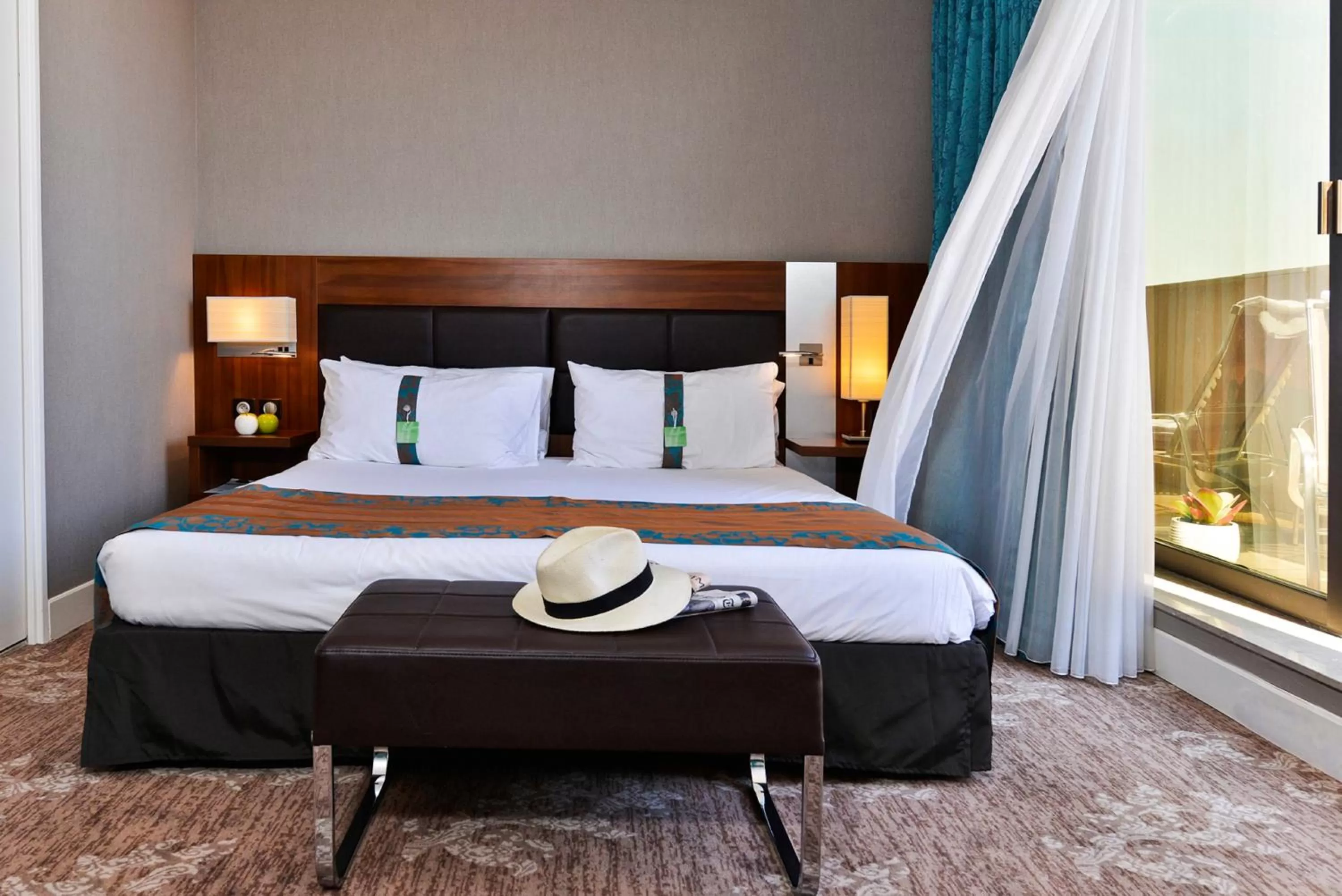 1 King Bed 2 Single Beds 2 Bedroom Suite in Holiday Inn Nice by IHG