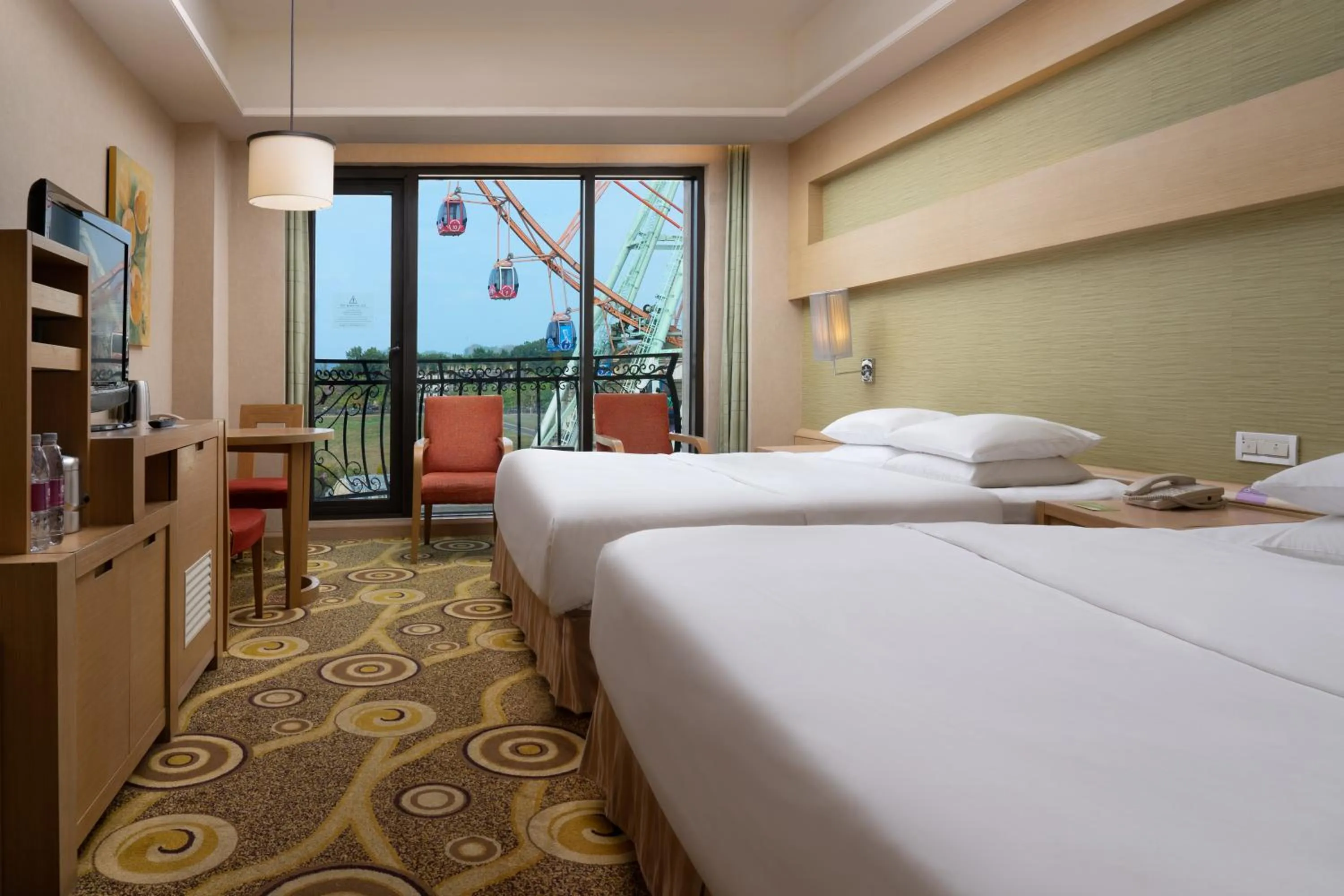 Deluxe Family Room in E-DA Royal Hotel