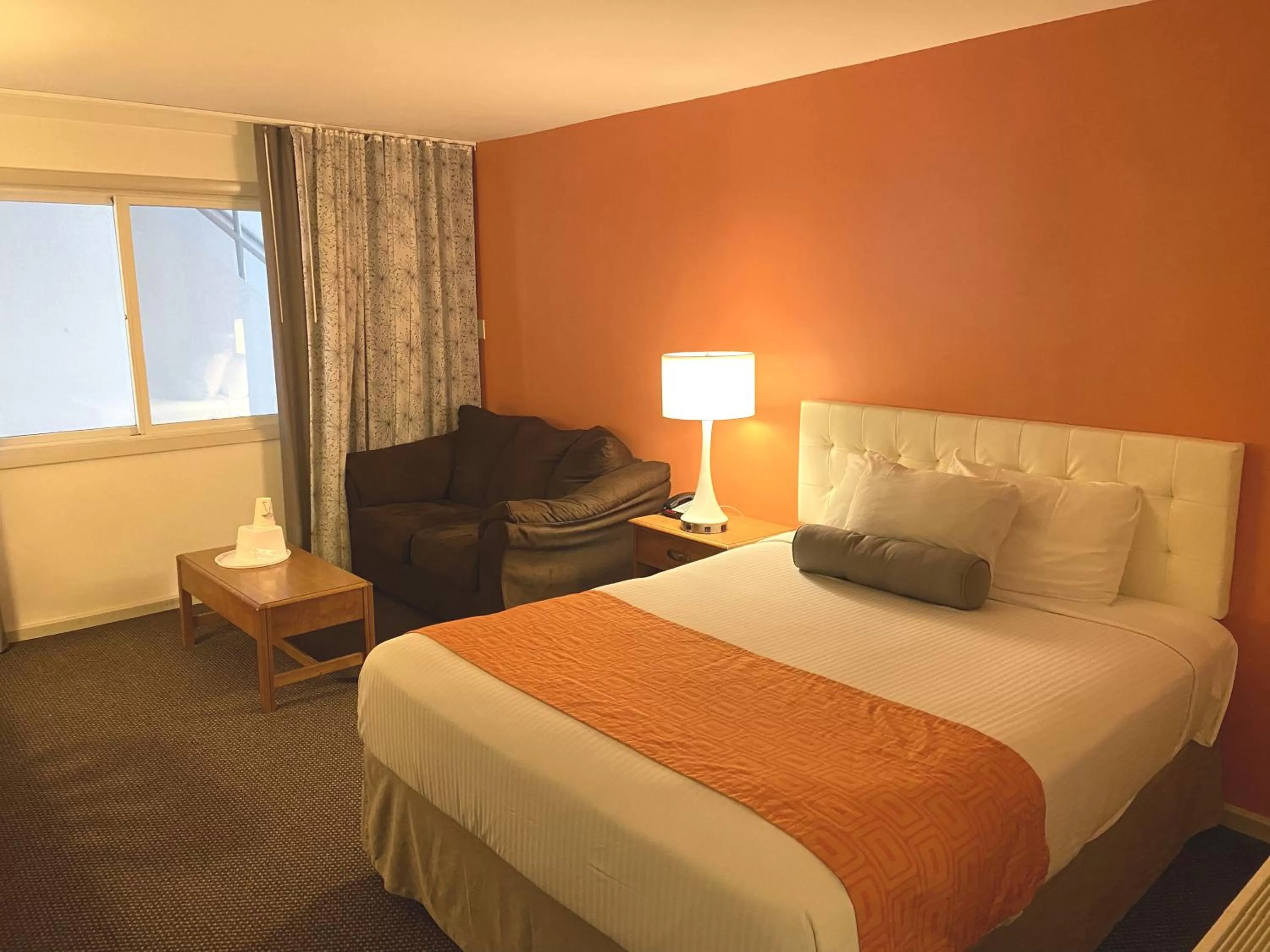 Queen Room - Smoking in Howard Johnson by Wyndham Atlantic City