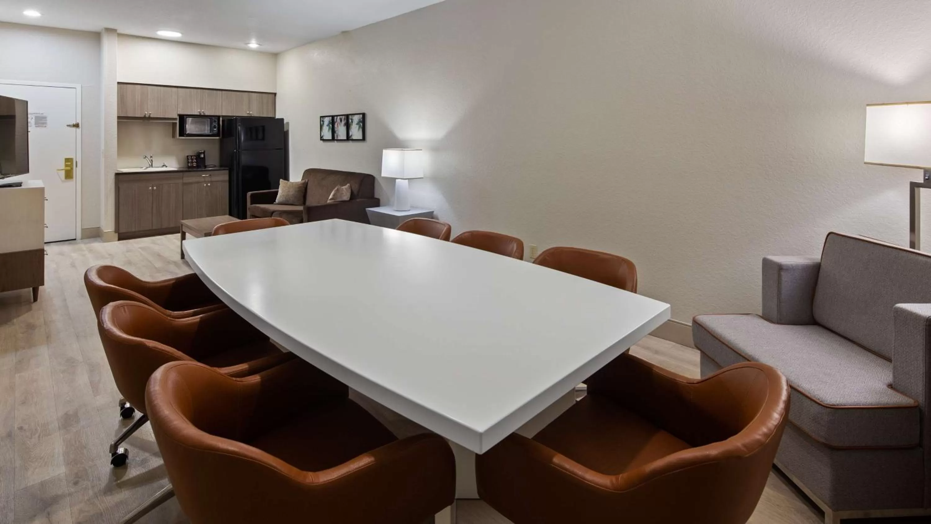 Executive Conference King Suite - Non-Smoking in Best Western Heritage Inn and Suites