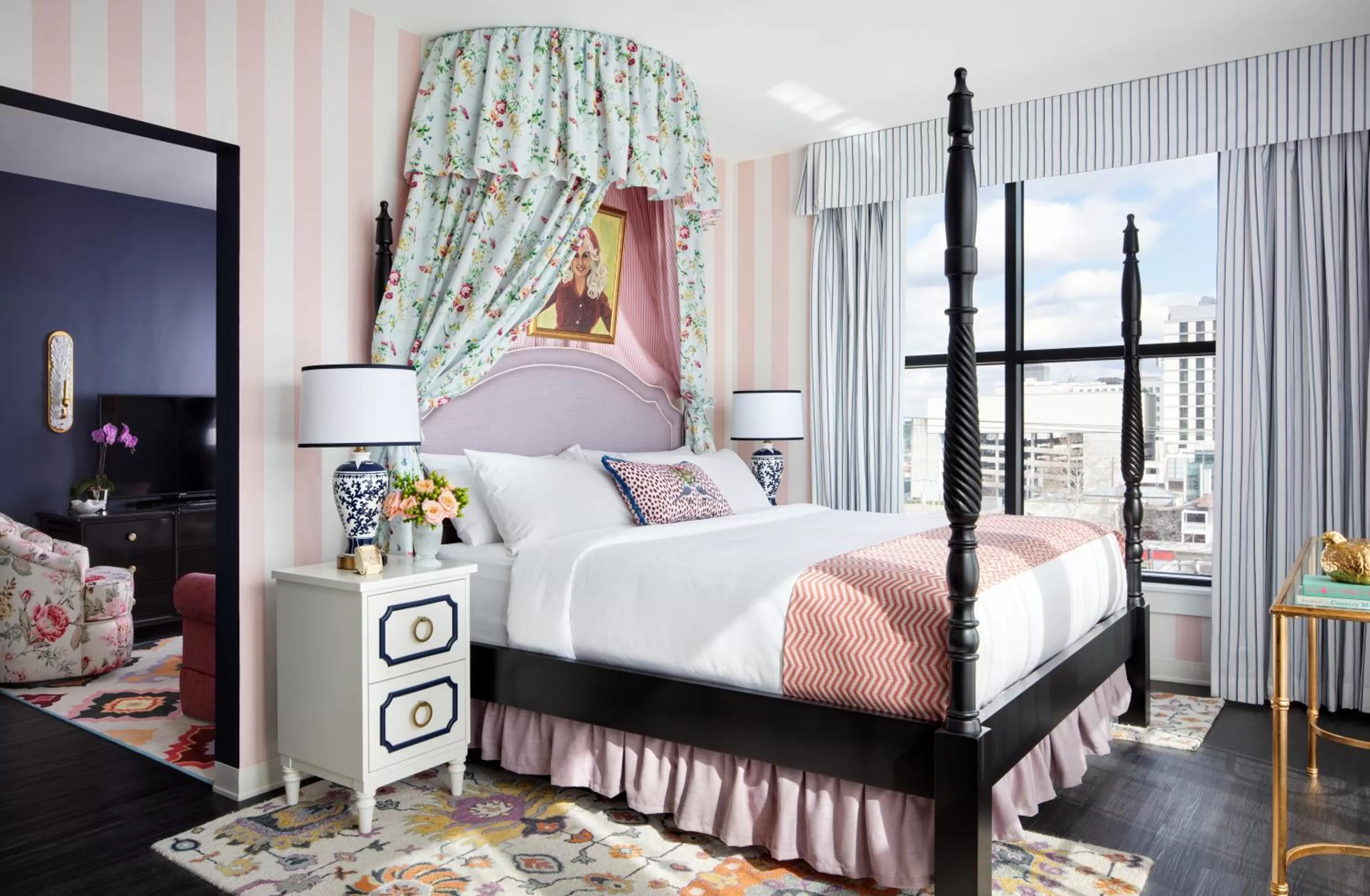 Graduate Junior King Suite in Graduate by Hilton Nashville