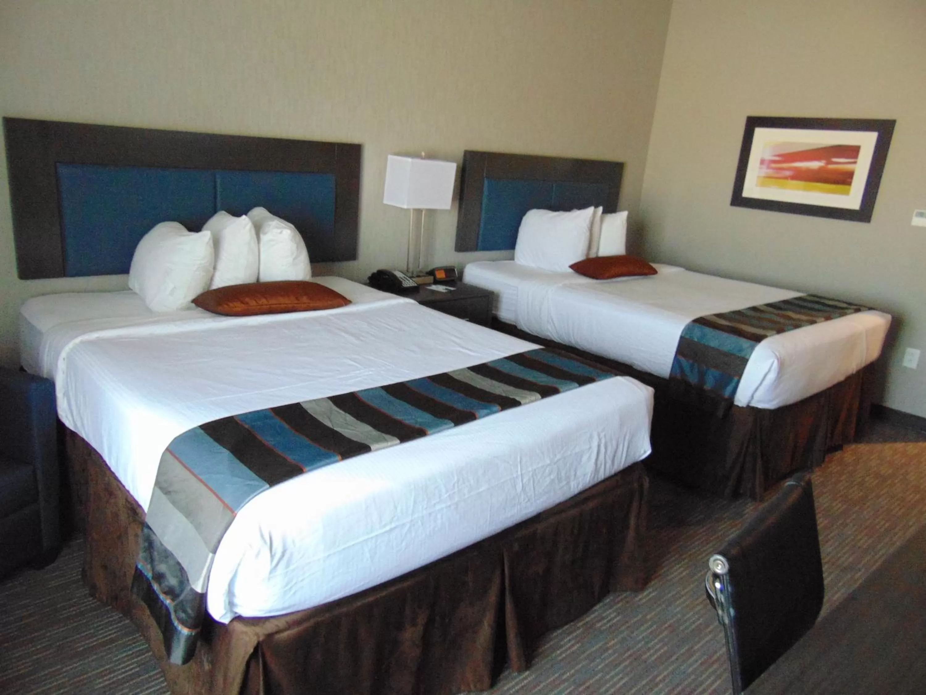 Queen Room with Two Queen Beds and Bath Tub - Mobility/Hearing Access - Non-Smoking in Wingate by Wyndham Lubbock
