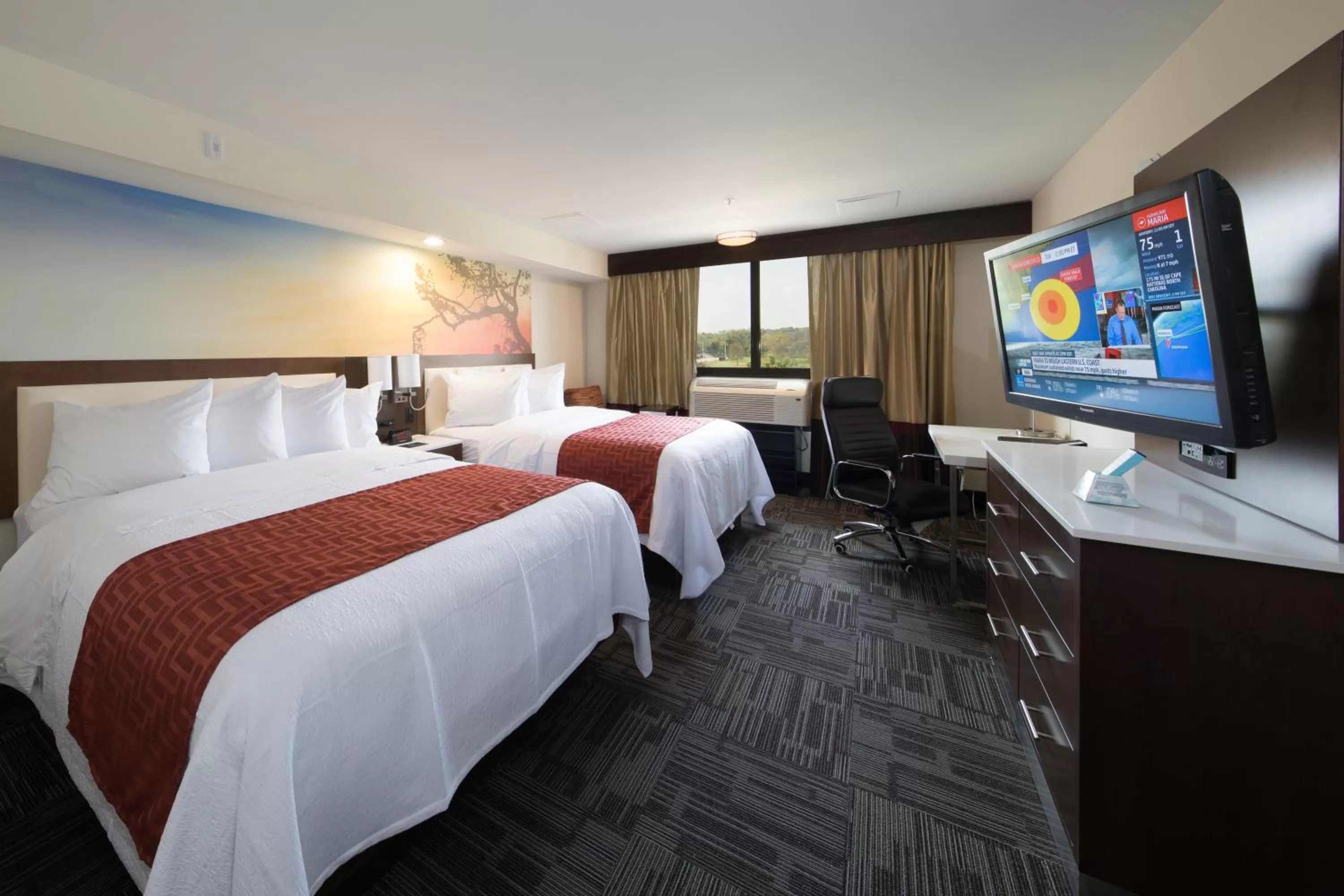 Queen Room with Two Queen Beds - Pool Side in Holiday Inn Brookfield - Milwaukee by IHG