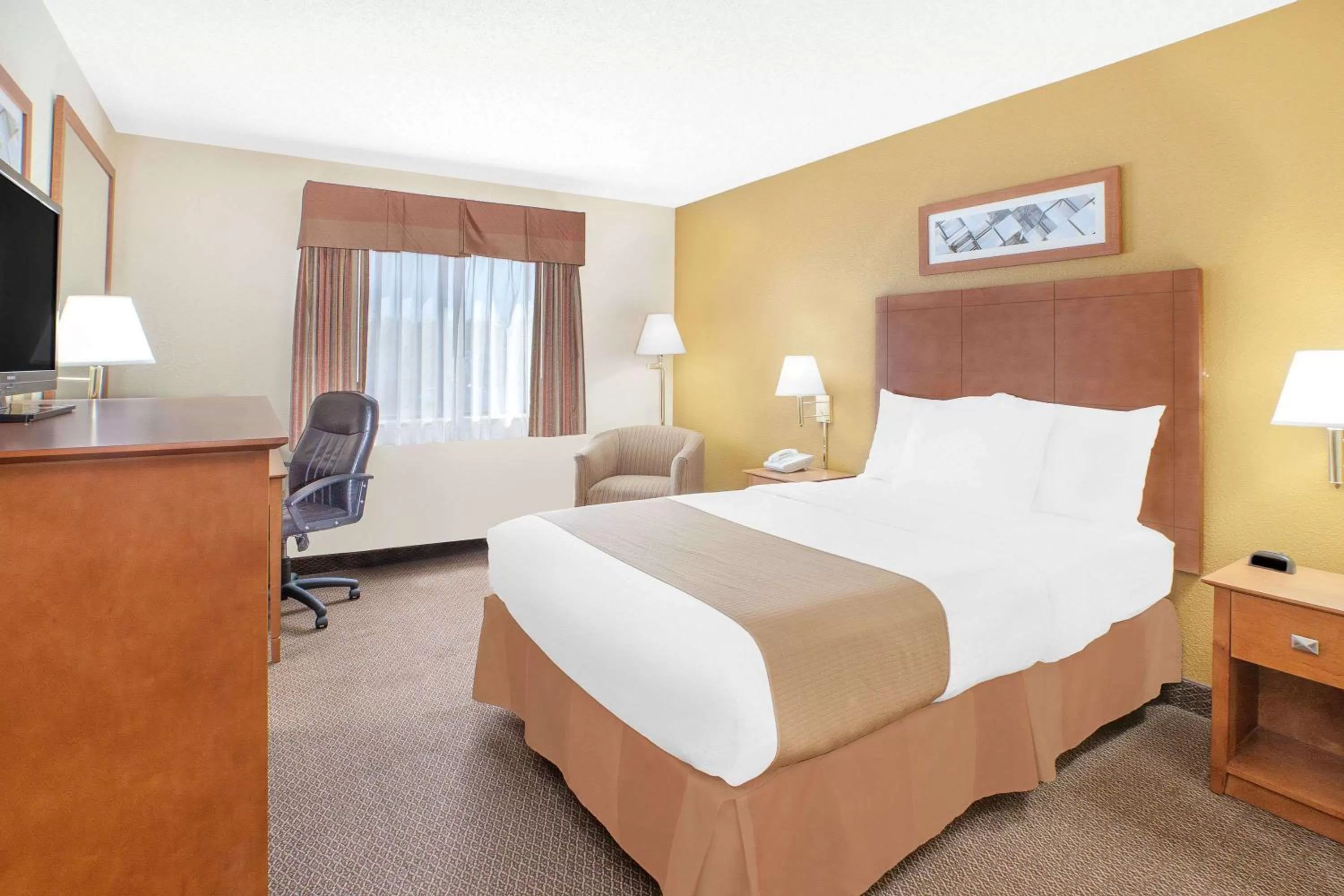 Double Room - Disability Access/Non-Smoking in Baymont by Wyndham Port Huron