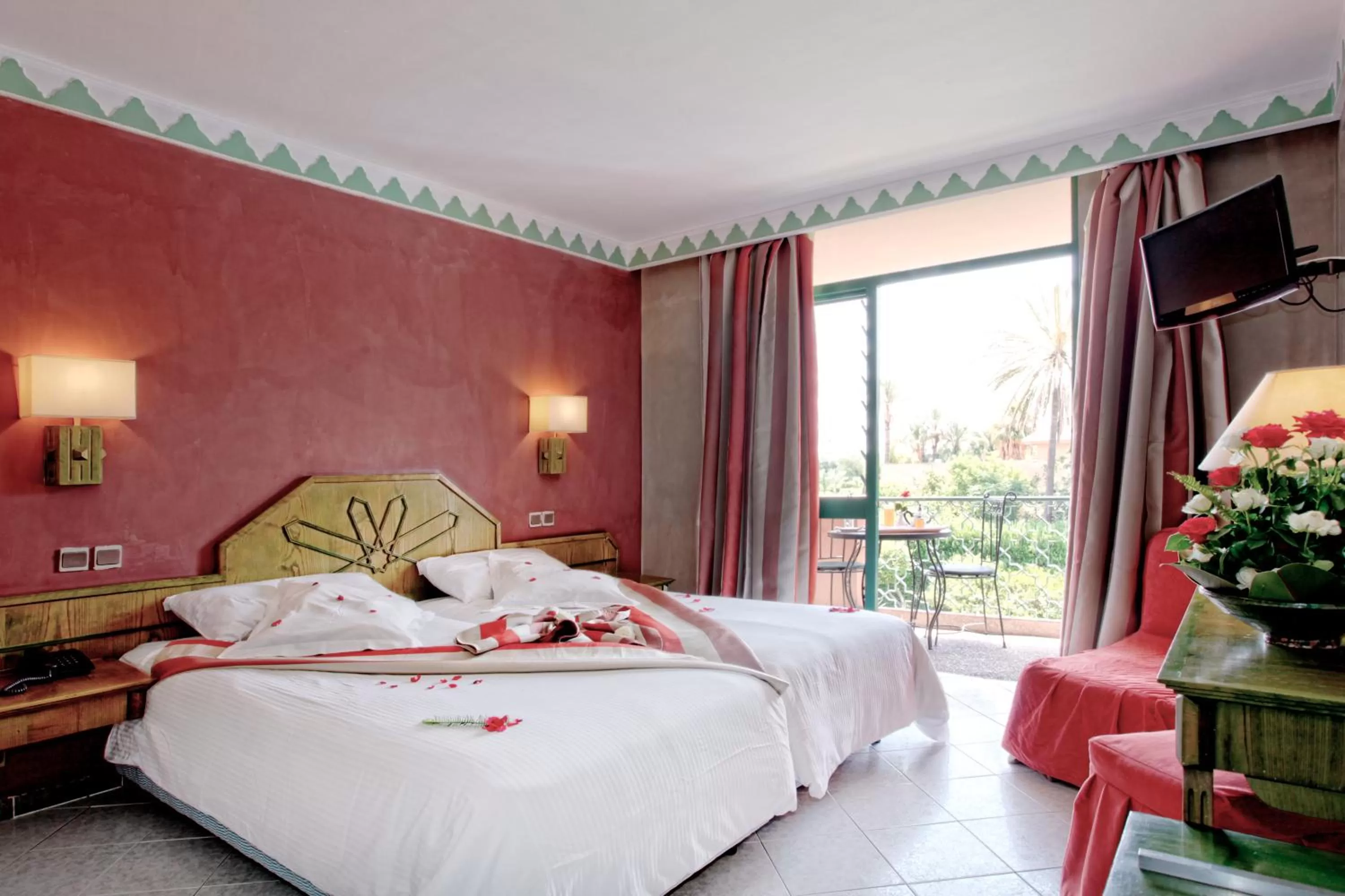 Twin Room with Balcony in Chems Hotel