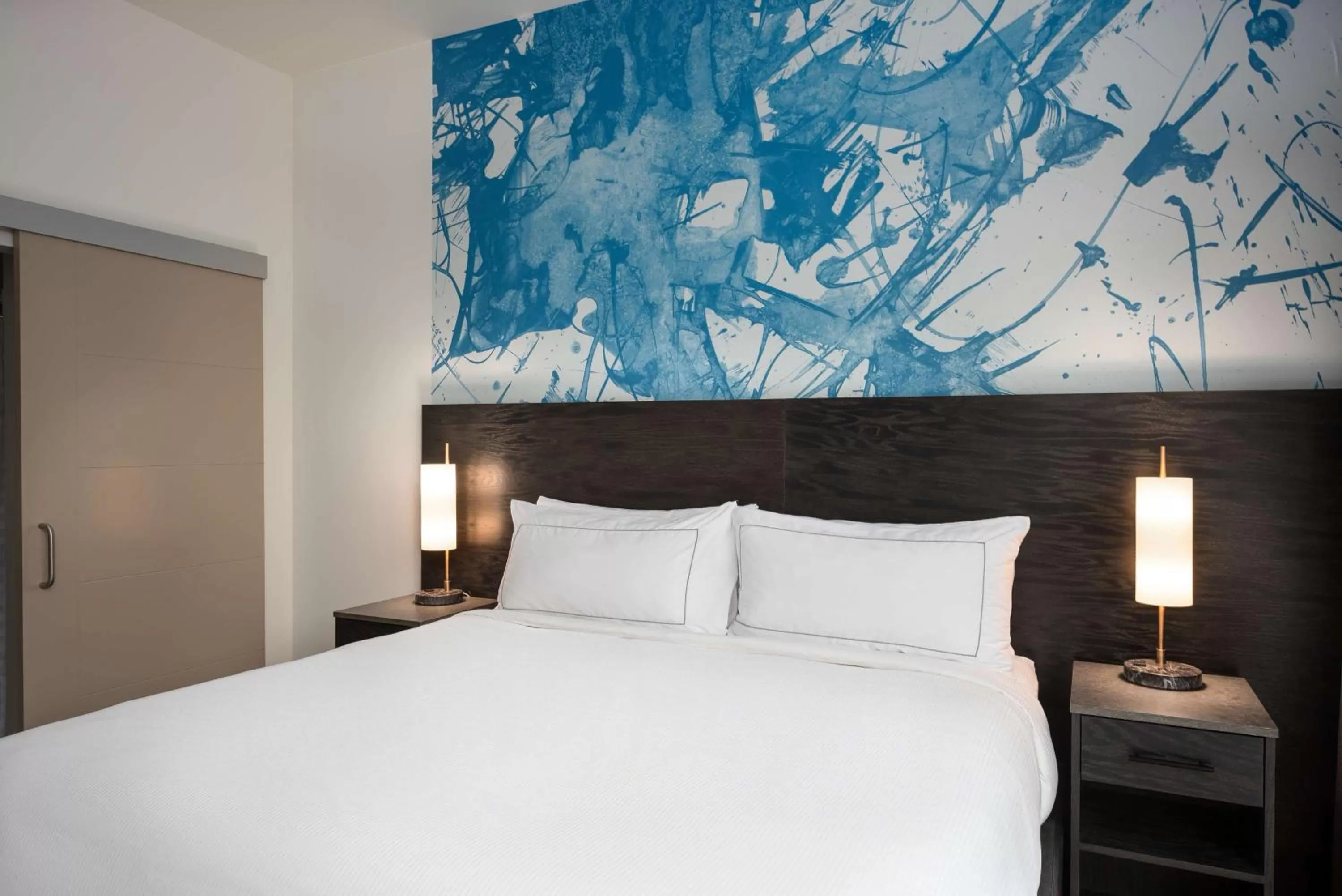 King Studio Suite with Kitchenette and Sofa Bed in Holman Riverfront Park Hotel Salem, Tapestry By Hilton