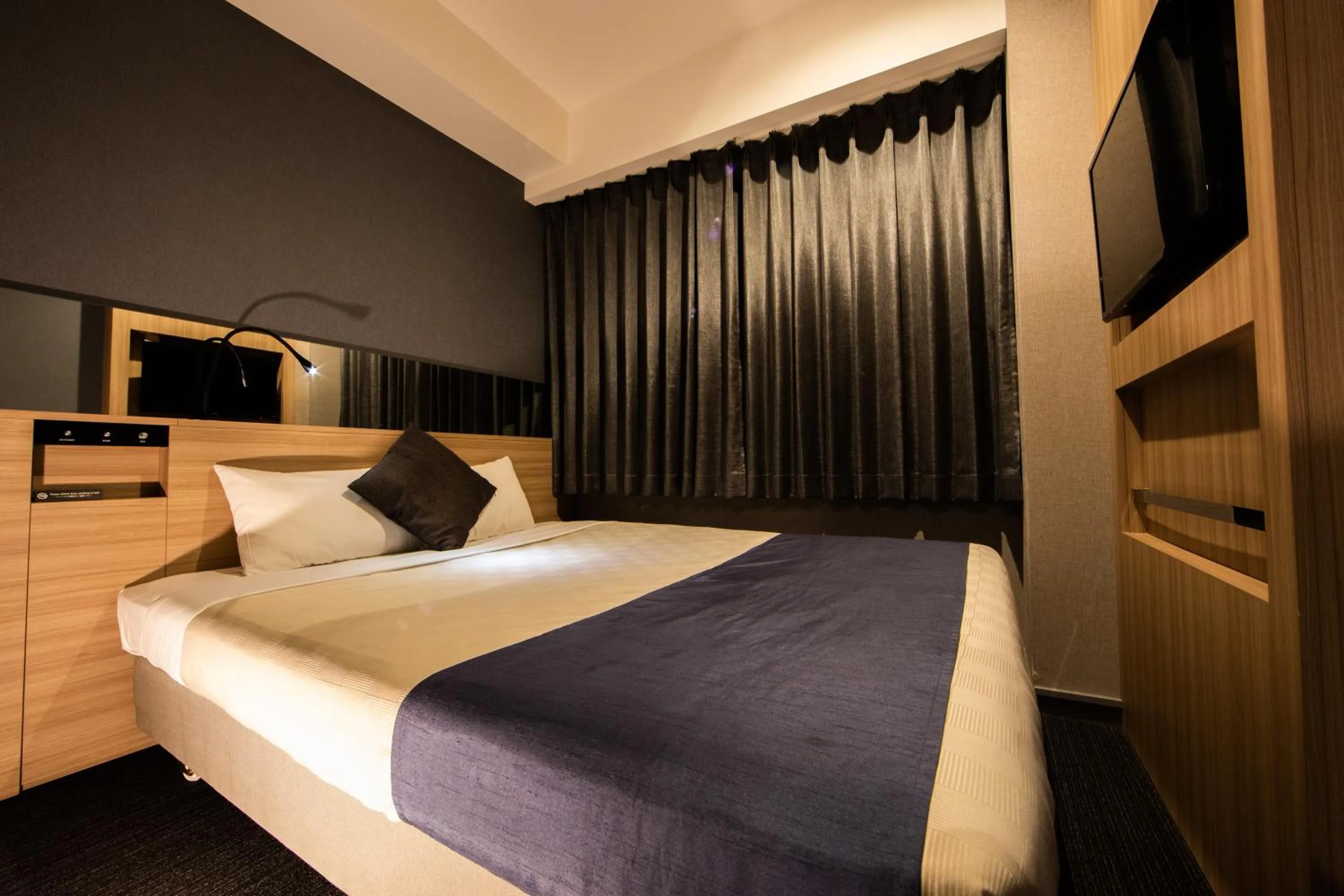 Standard Double Room - Non-Smoking in QuintessaHotel OsakaShinsaibashi Comic&Books