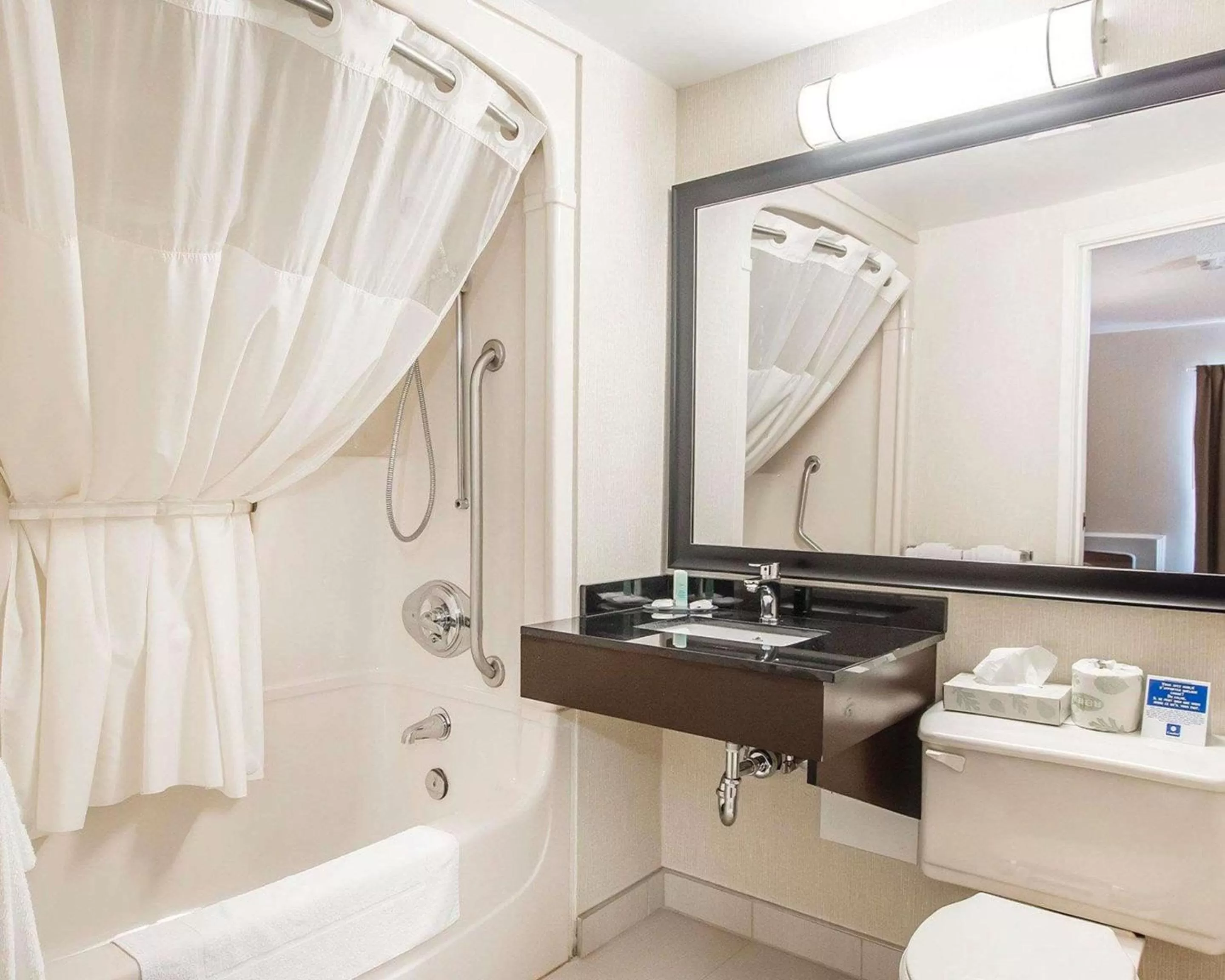 Deluxe Queen Room with Sofa Bed - Ground Floor in Comfort Inn