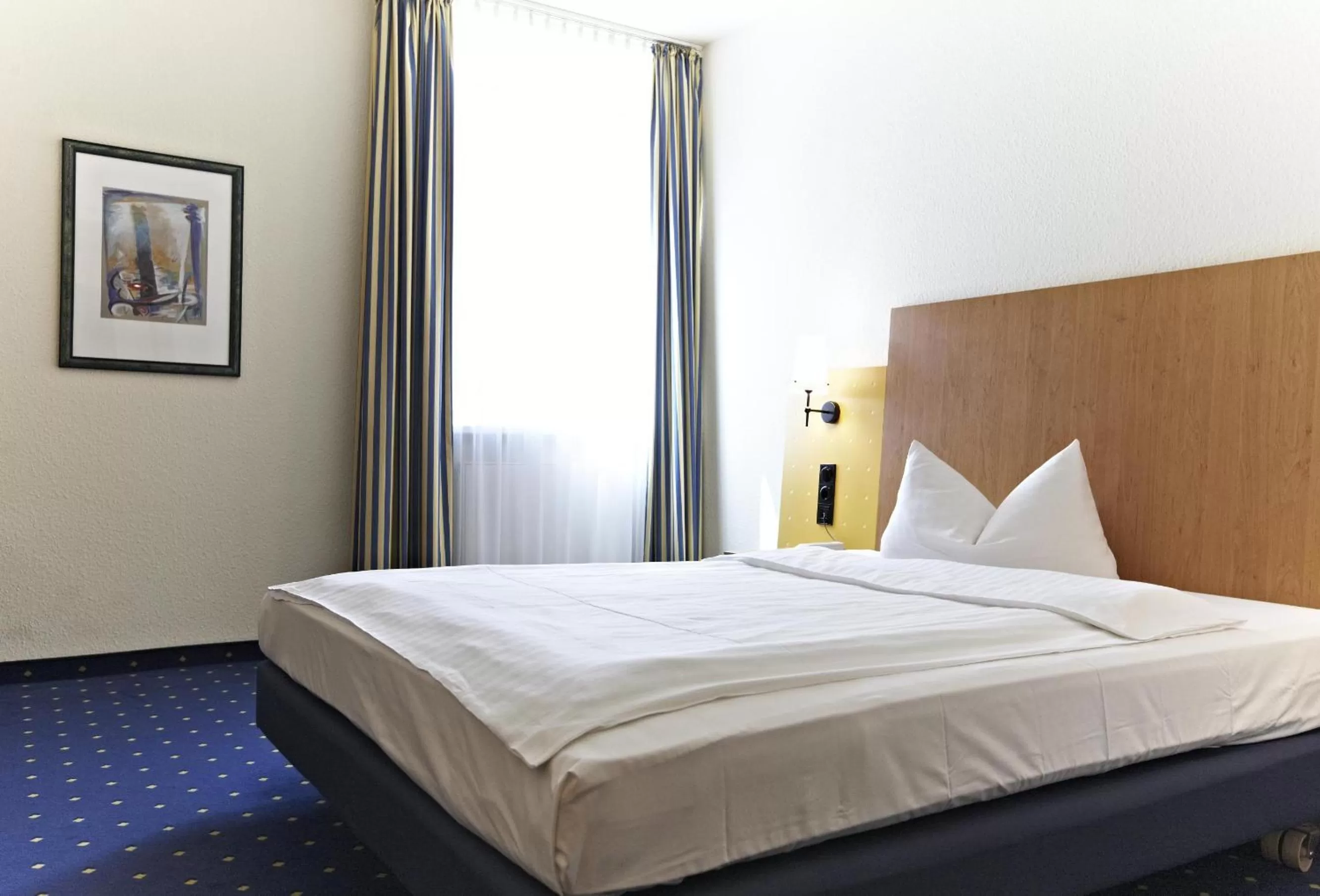 Standard Queen Room in IntercityHotel Stralsund