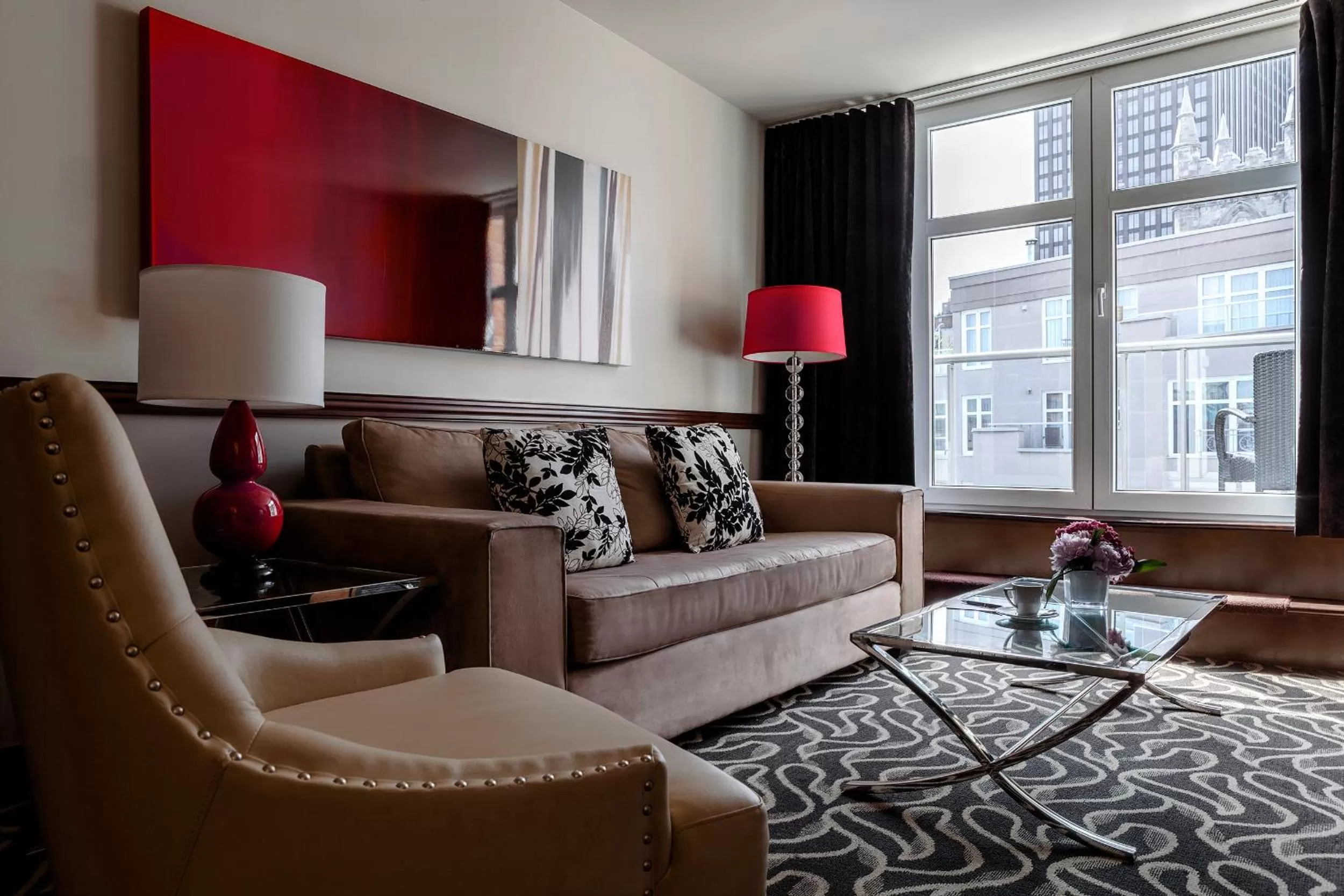 Executive Queen Suite in Hôtel Saint-Sulpice