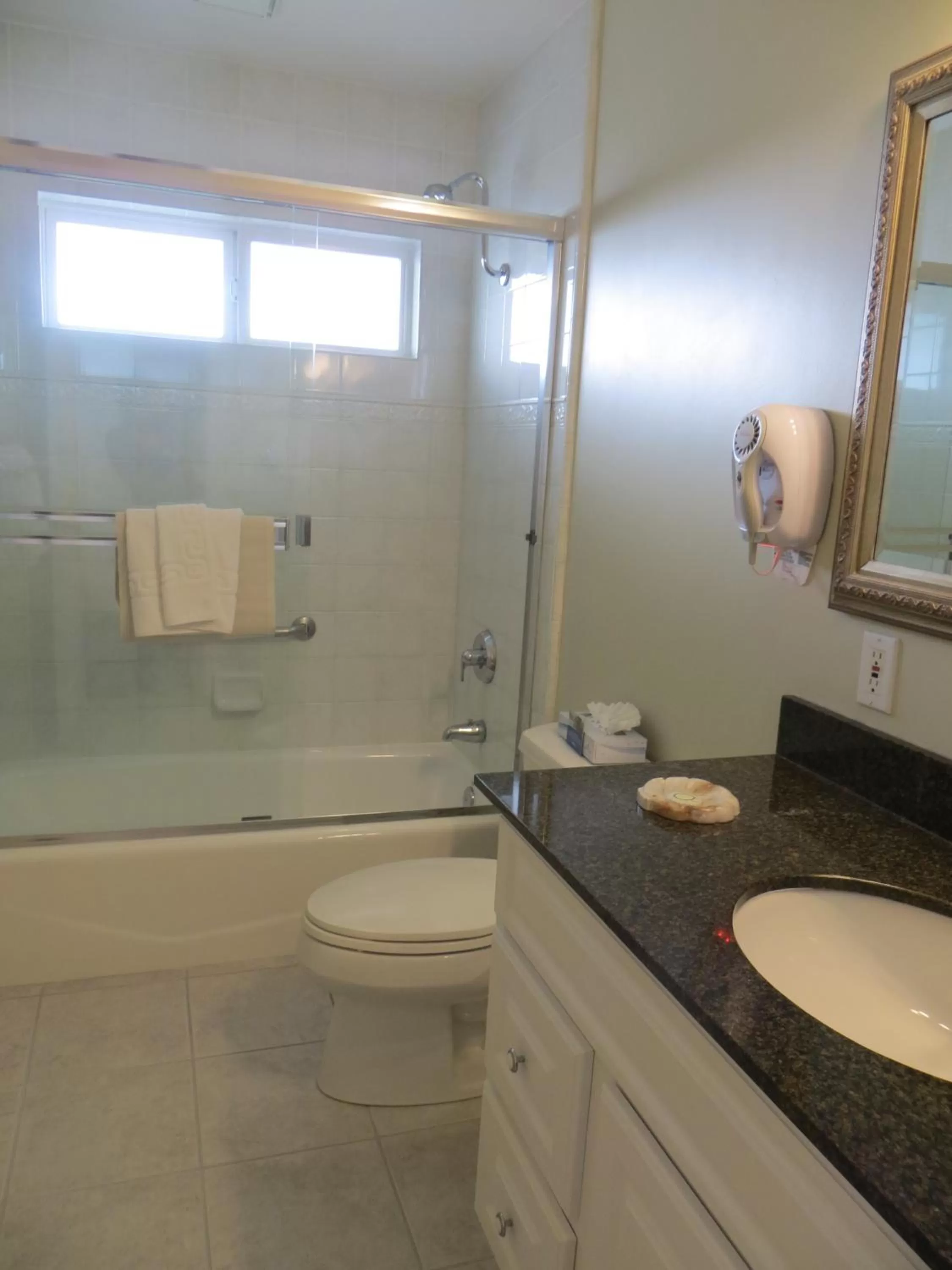 King Room with Fireplace in Carmel Bay View Inn