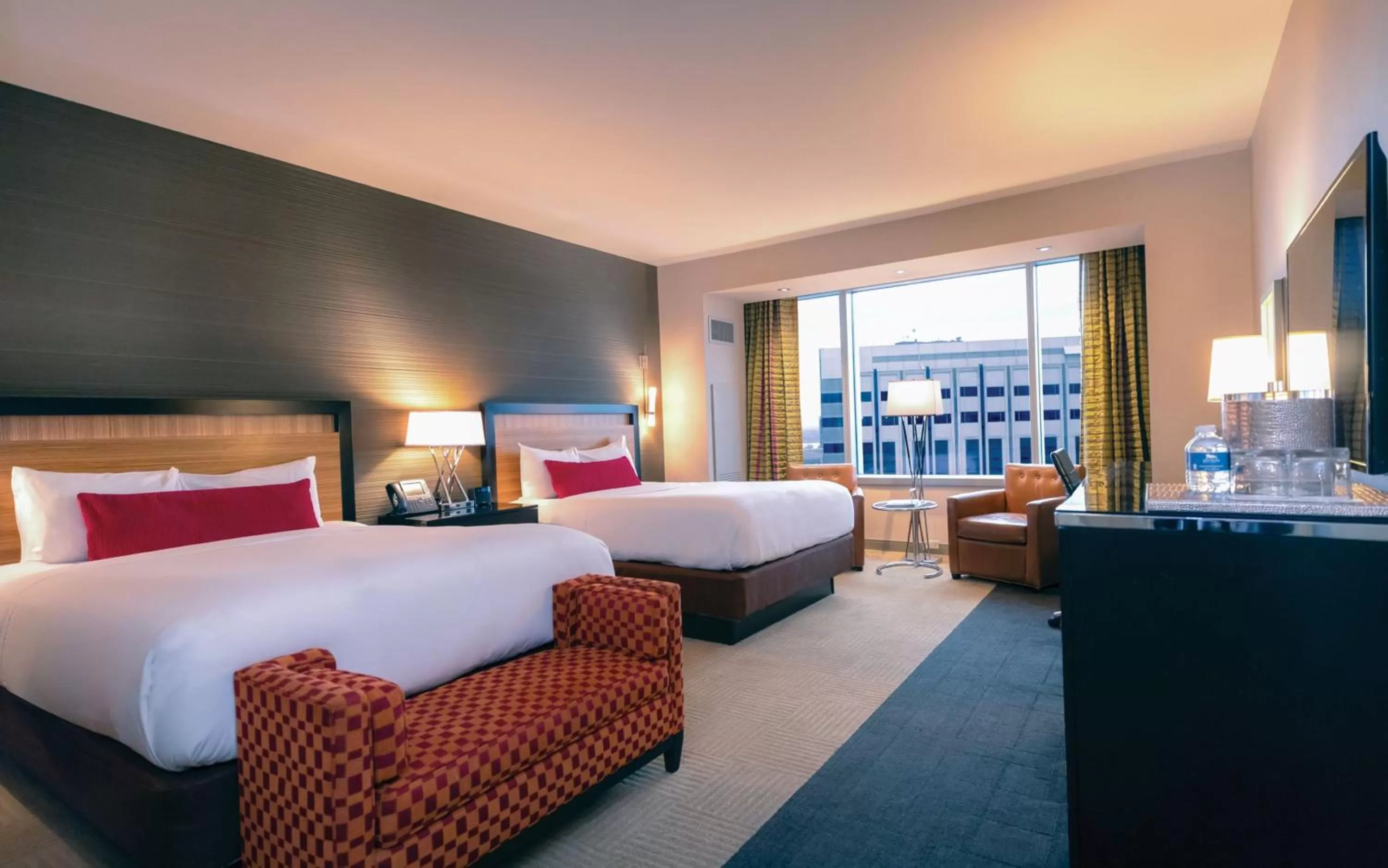 Grand View Queen in MGM Grand Detroit