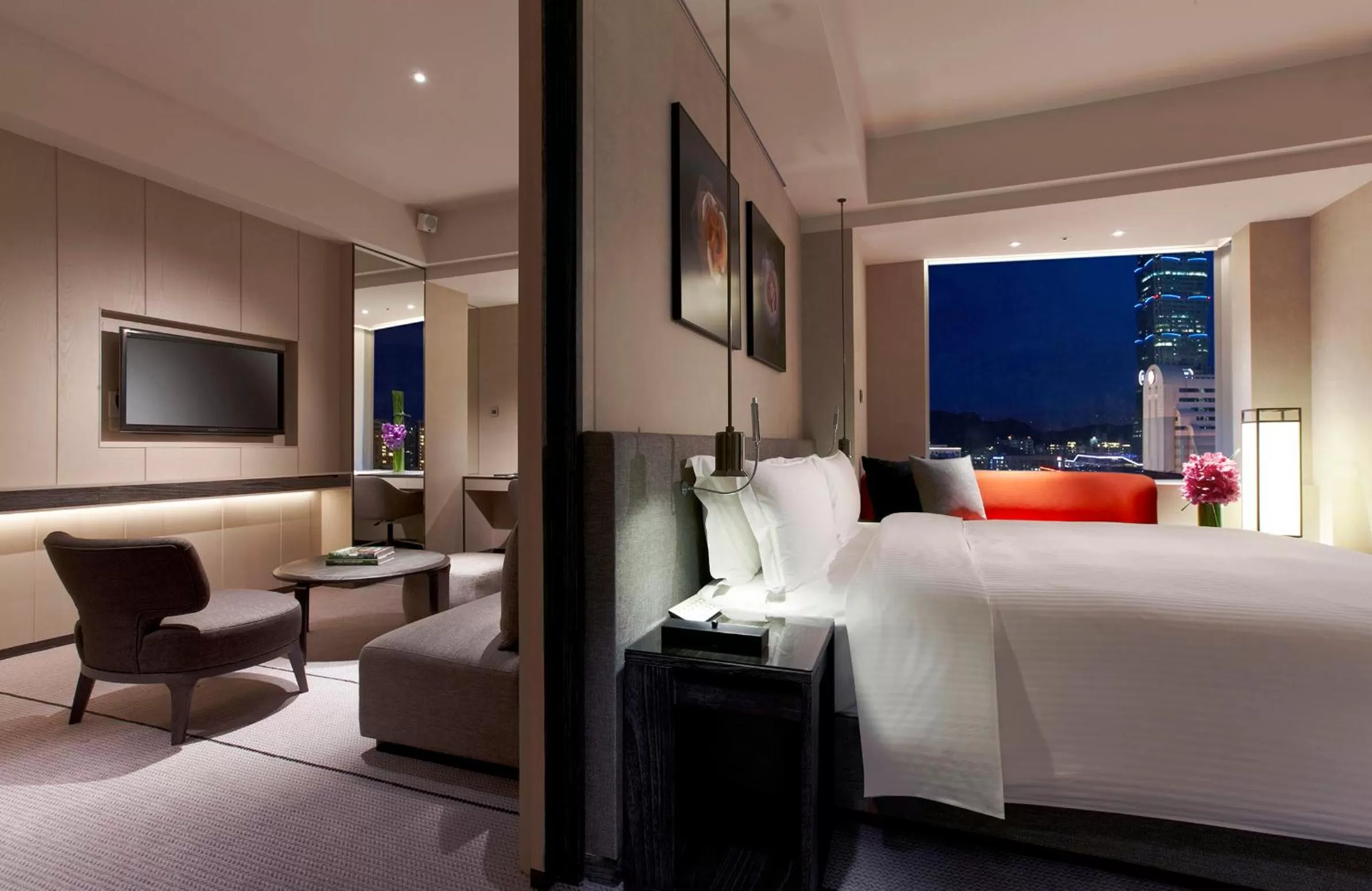 Deluxe King Suite with Landmark View in Humble House Taipei, Curio Collection by Hilton